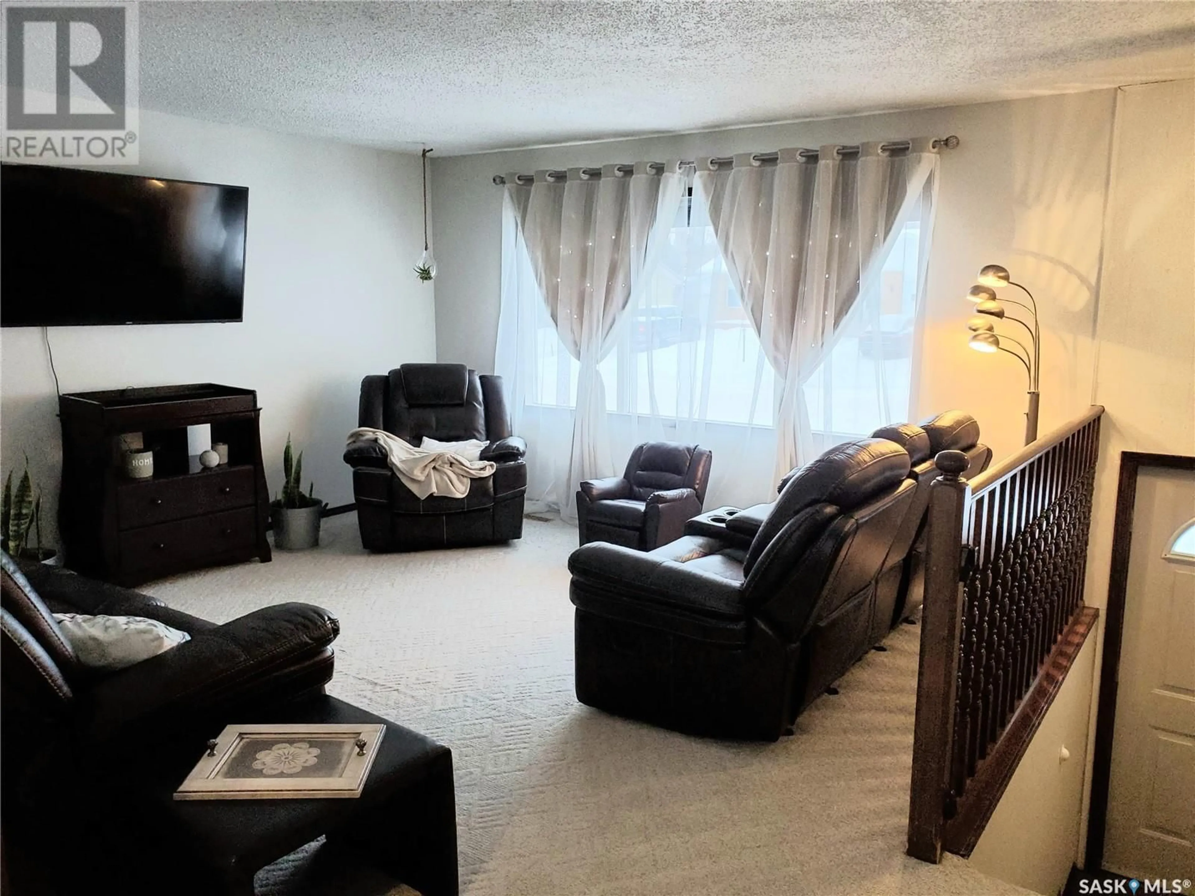 Living room with furniture, unknown for 471 Matador DRIVE, Swift Current Saskatchewan S9H4L4