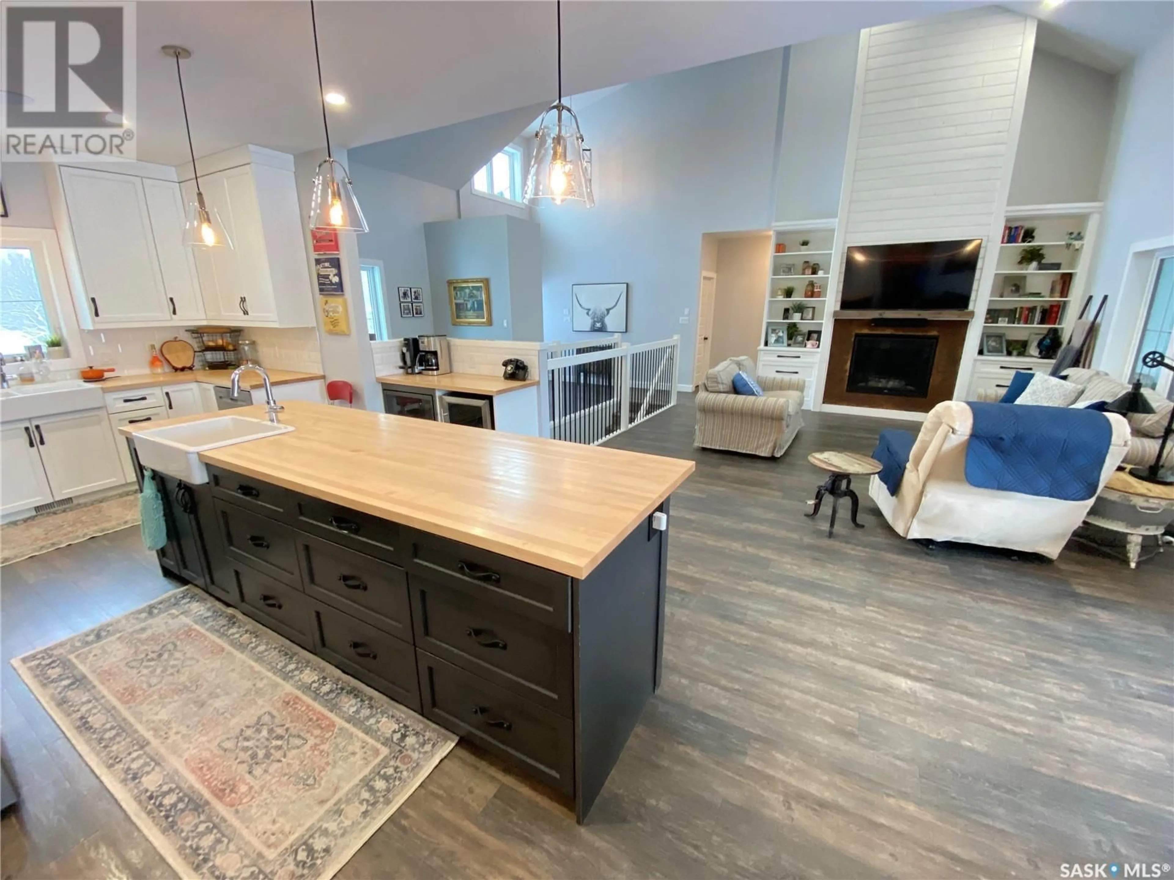 Open concept kitchen, unknown for DM Acreage, Cana Rm No. 214 Saskatchewan S3N3G2