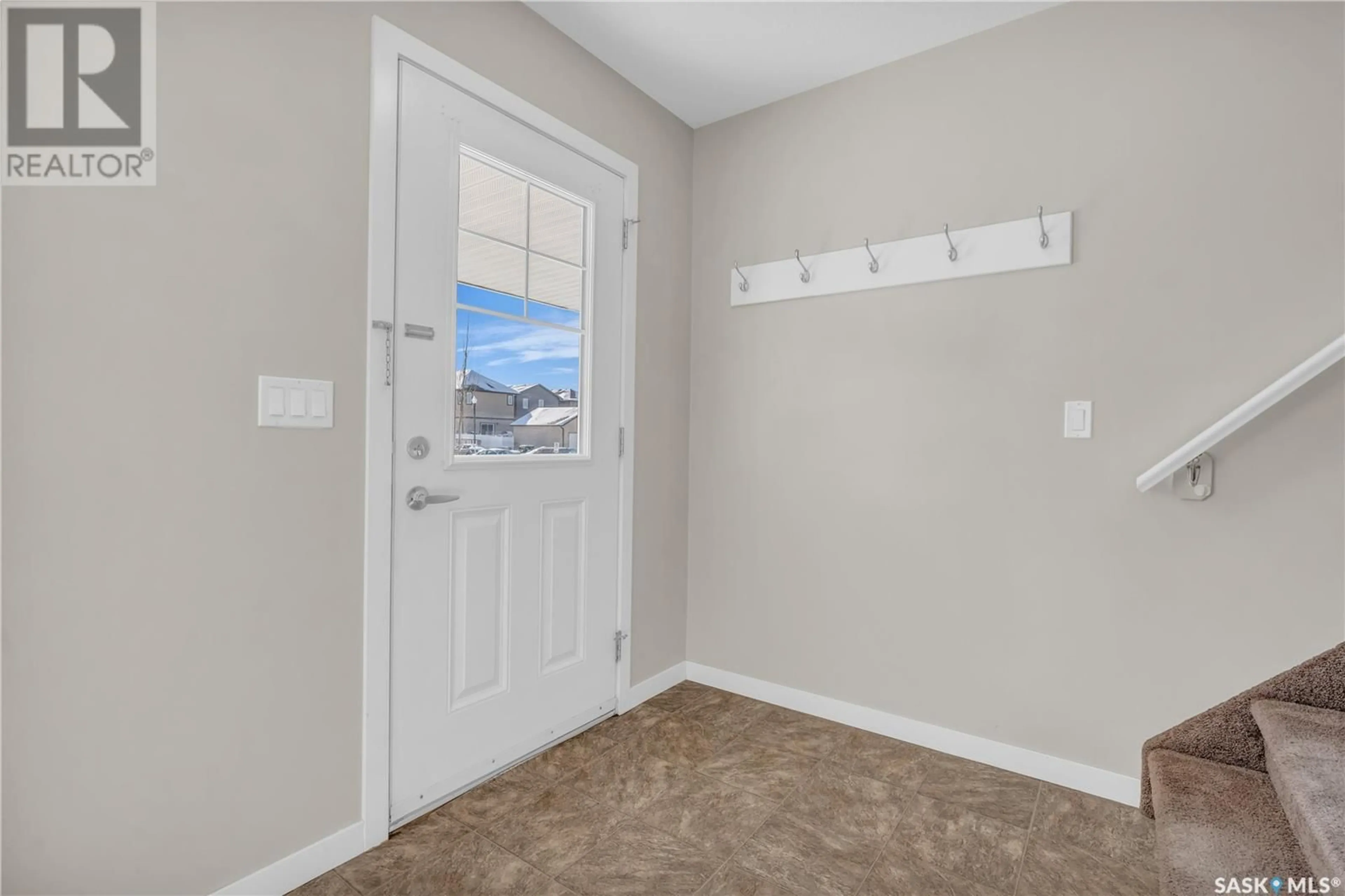 Indoor entryway for 2-5294 Aerodrome ROAD, Regina Saskatchewan S4W0H7