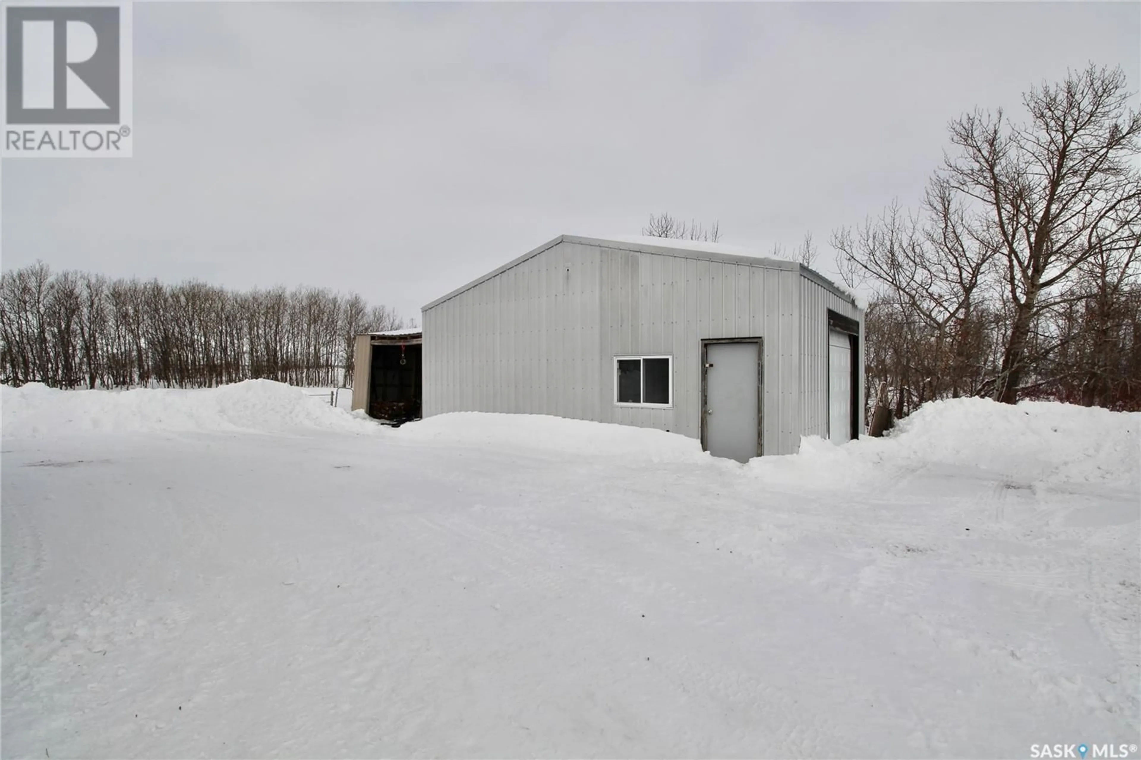 A pic from outside/outdoor area/front of a property/back of a property/a pic from drone, building for MCLAUGHLIN ACREAGE, Moosomin Rm No. 121 Saskatchewan S0G3N0