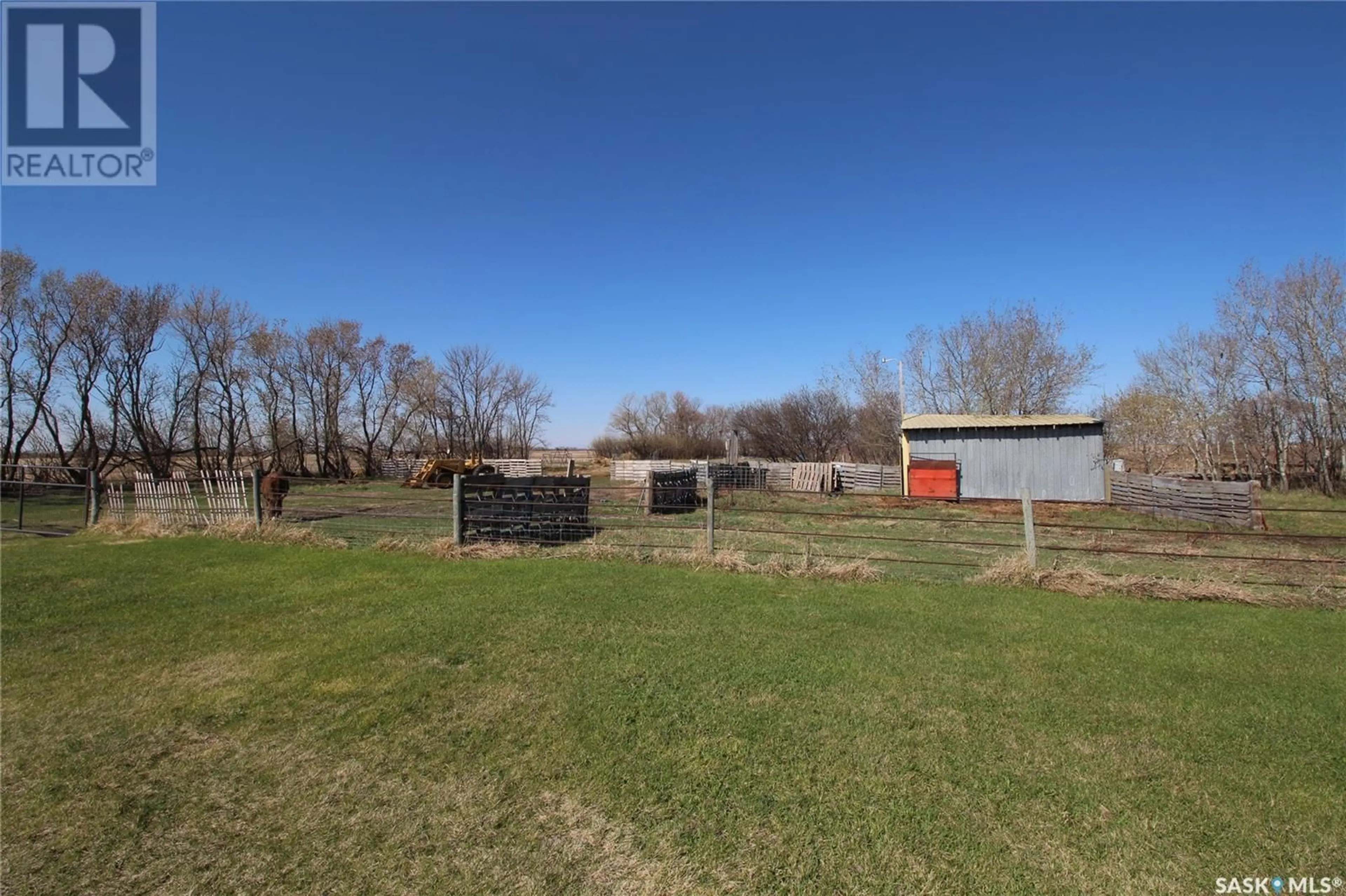 A pic from outside/outdoor area/front of a property/back of a property/a pic from drone, unknown for MCLAUGHLIN ACREAGE, Moosomin Rm No. 121 Saskatchewan S0G3N0