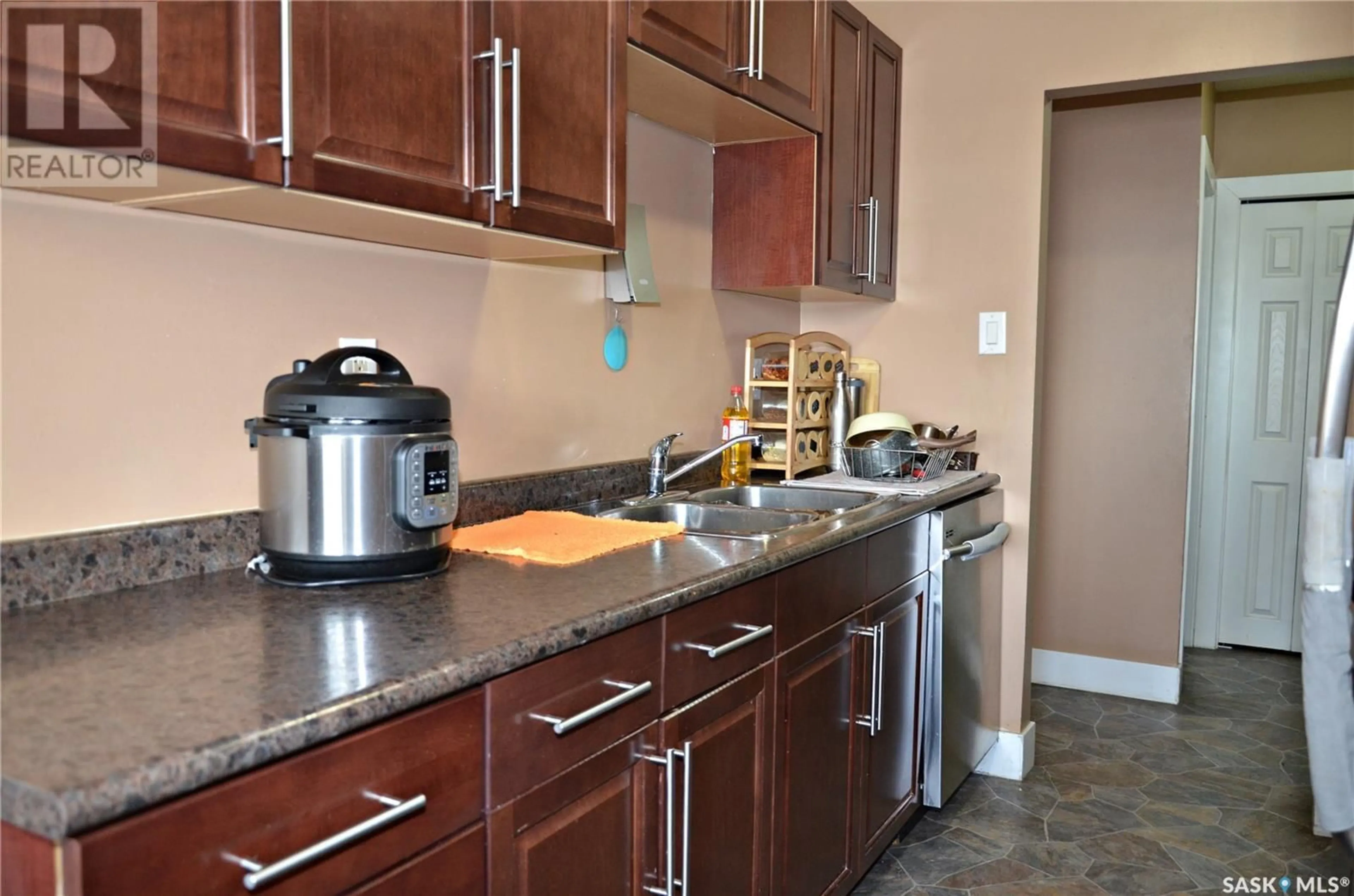 Standard kitchen, ceramic/tile floor for 12 2112 Ste Cecilia AVENUE, Saskatoon Saskatchewan S7M0P2