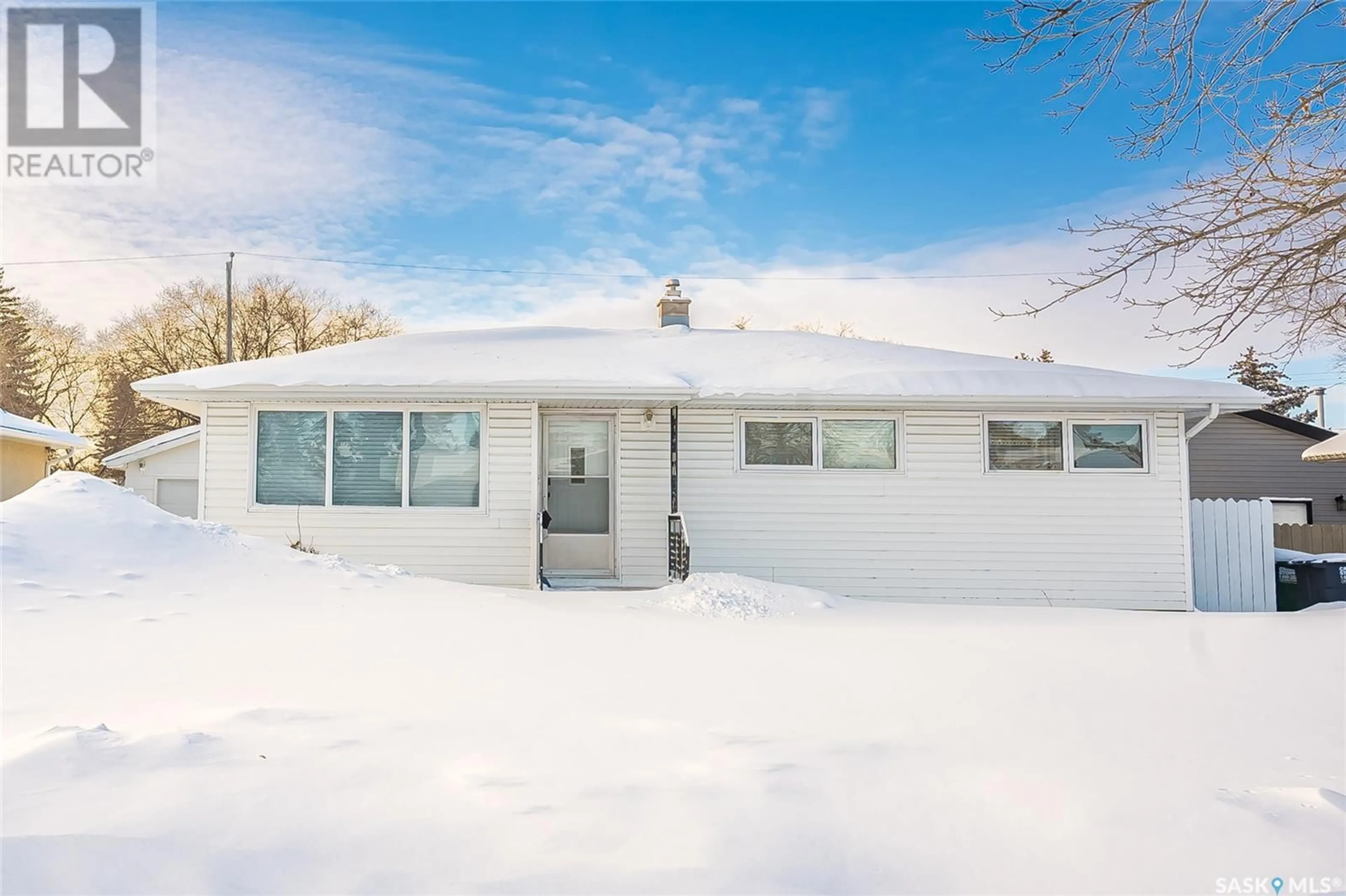 Home with vinyl exterior material, street for 115 O'Neil CRESCENT, Saskatoon Saskatchewan S7N1W9