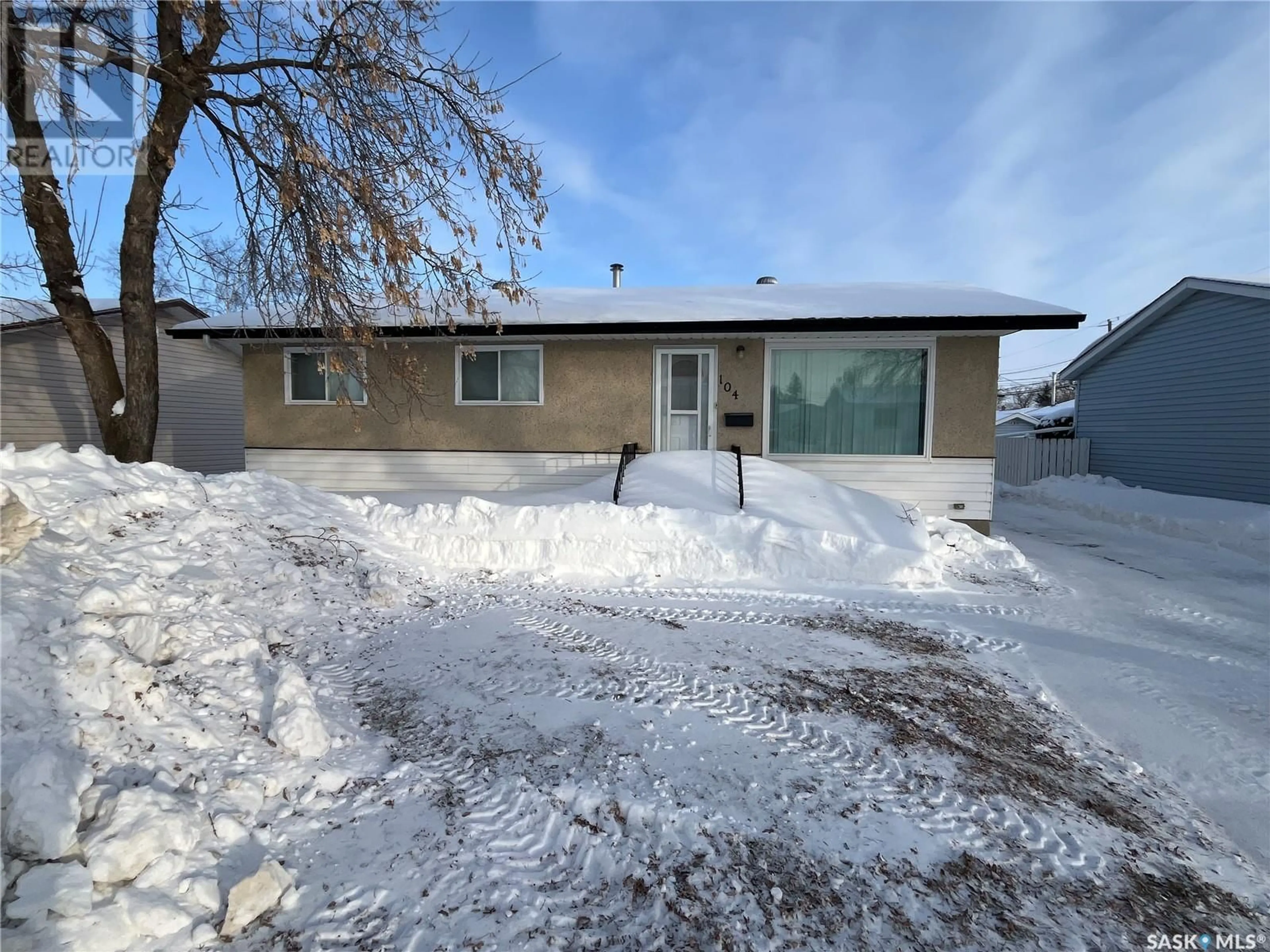 A pic from outside/outdoor area/front of a property/back of a property/a pic from drone, street for 104 Osborne STREET, Melfort Saskatchewan S0E1A0