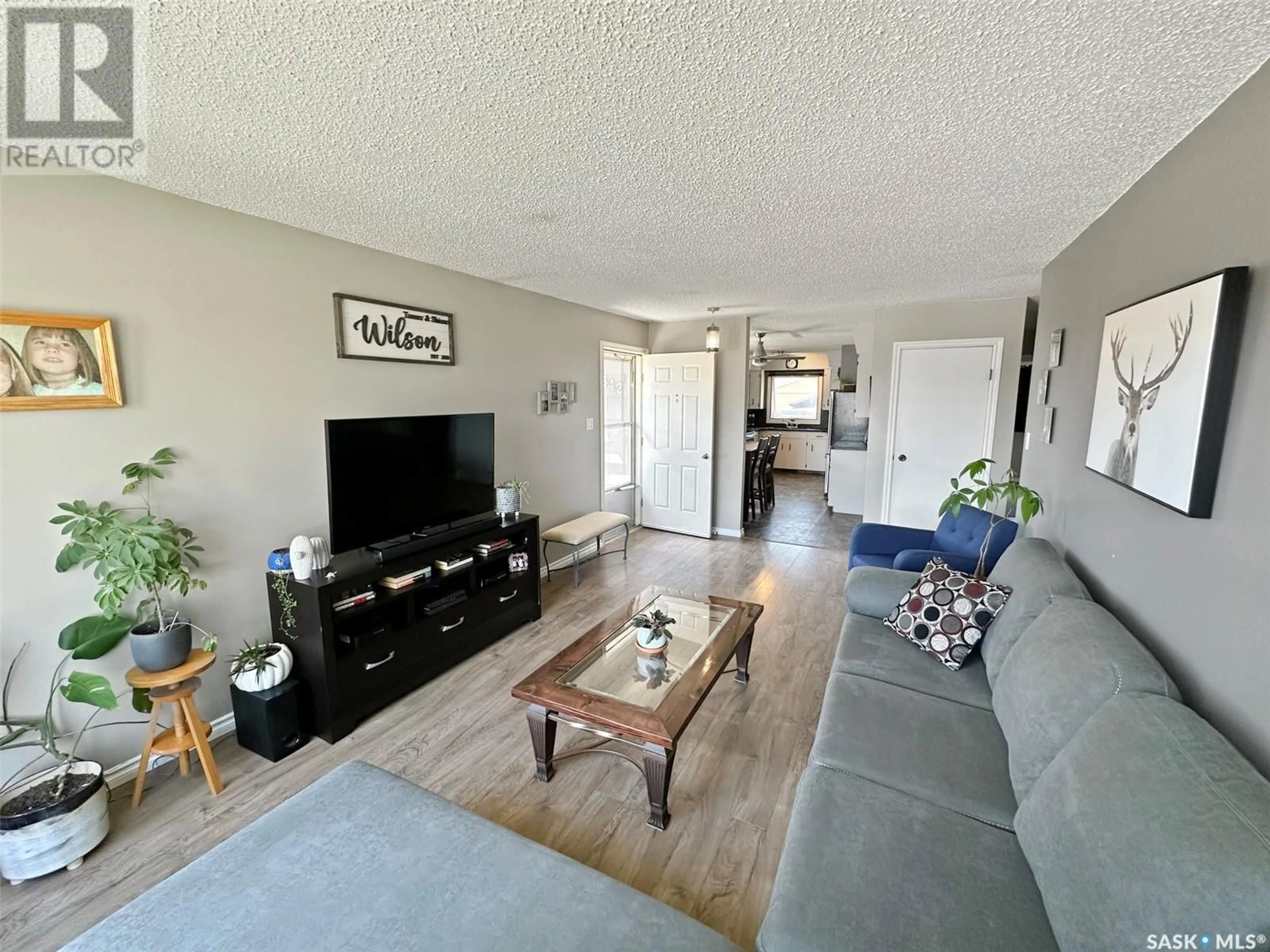 Living room with furniture, unknown for 342 7th AVENUE SE, Swift Current Saskatchewan S9H3P7