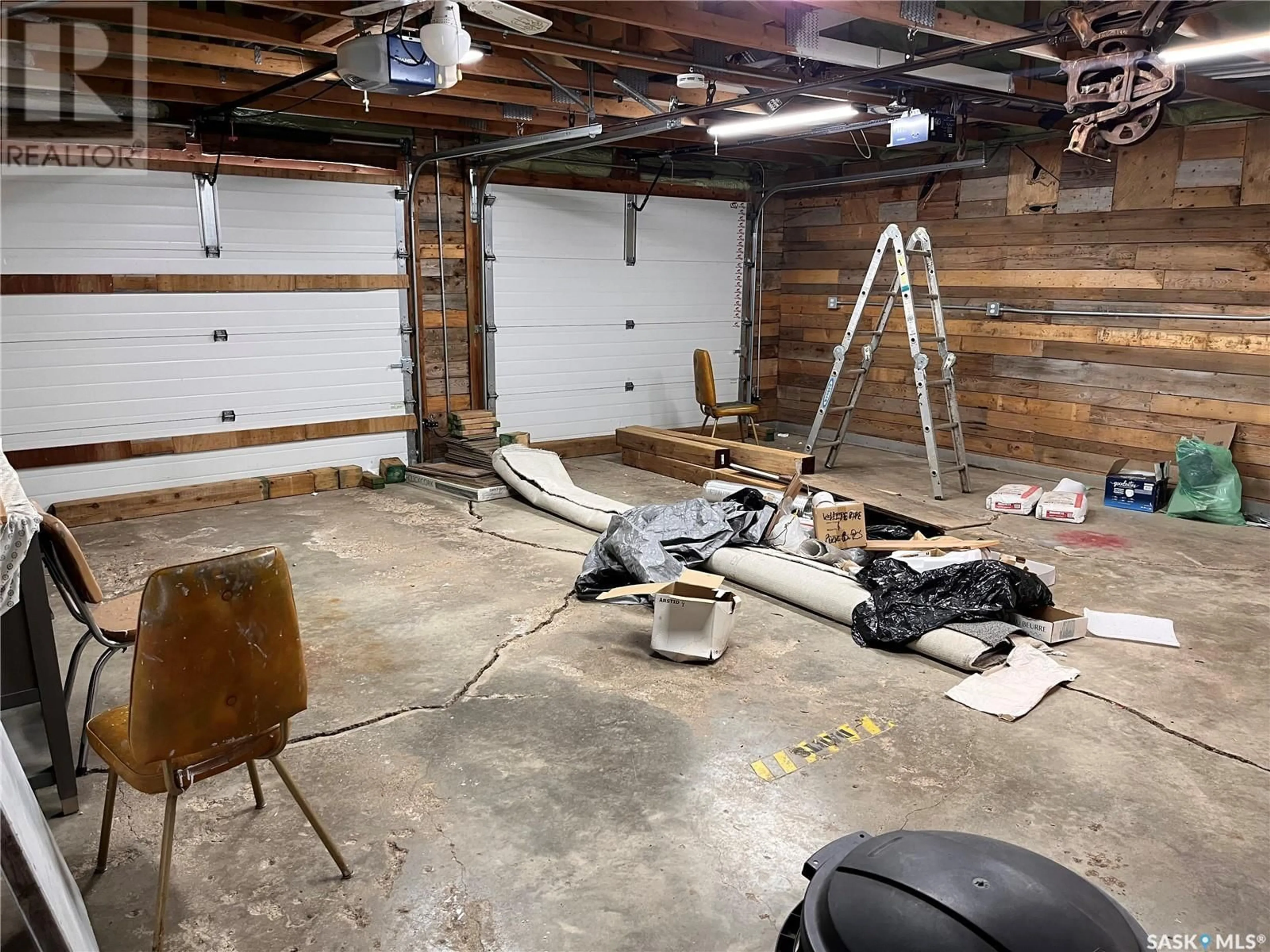 Indoor garage for 305 2nd STREET W, Milden Saskatchewan S0L2L0