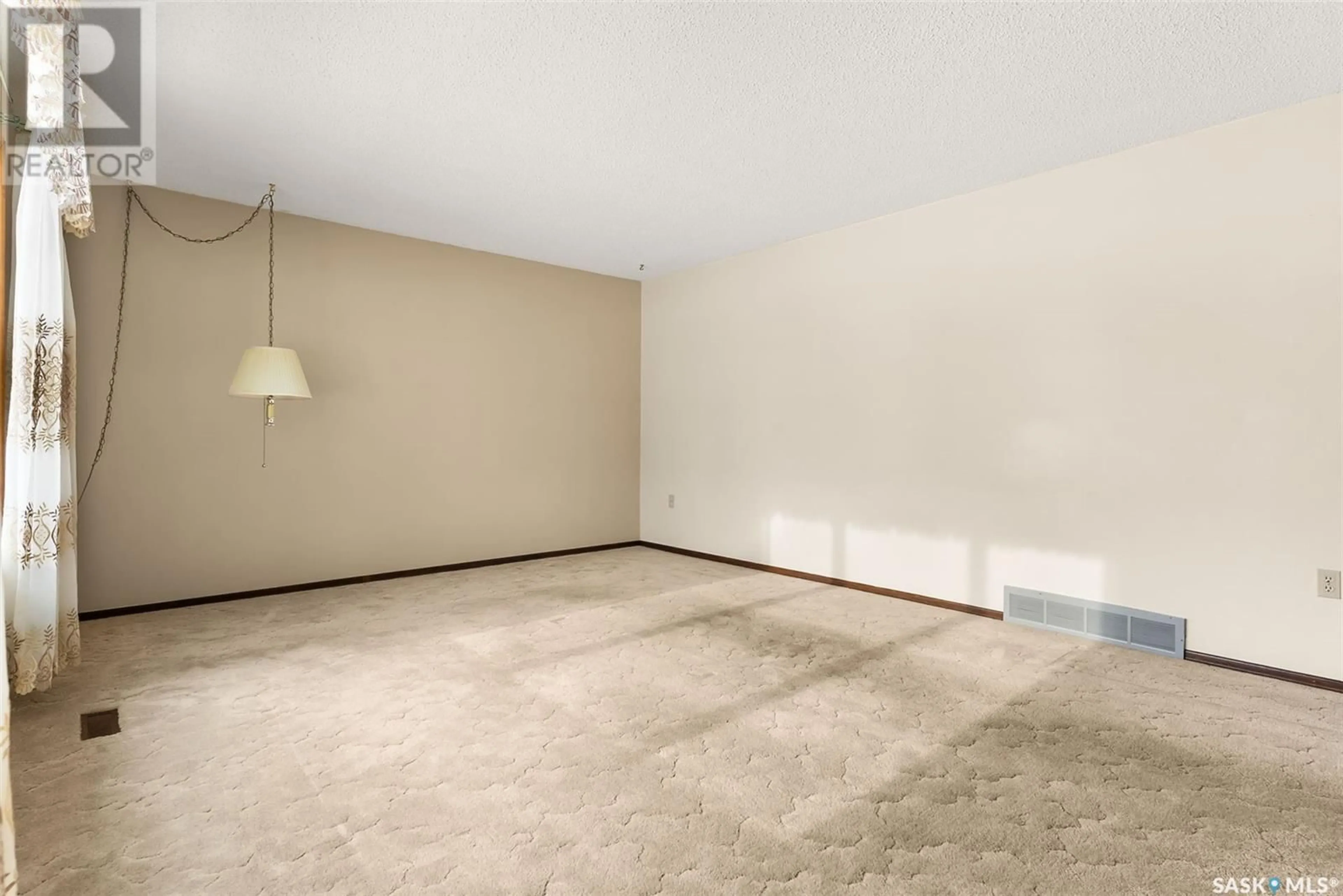 A pic of a room for 311 5th AVENUE, Kelliher Saskatchewan S0G3Z0