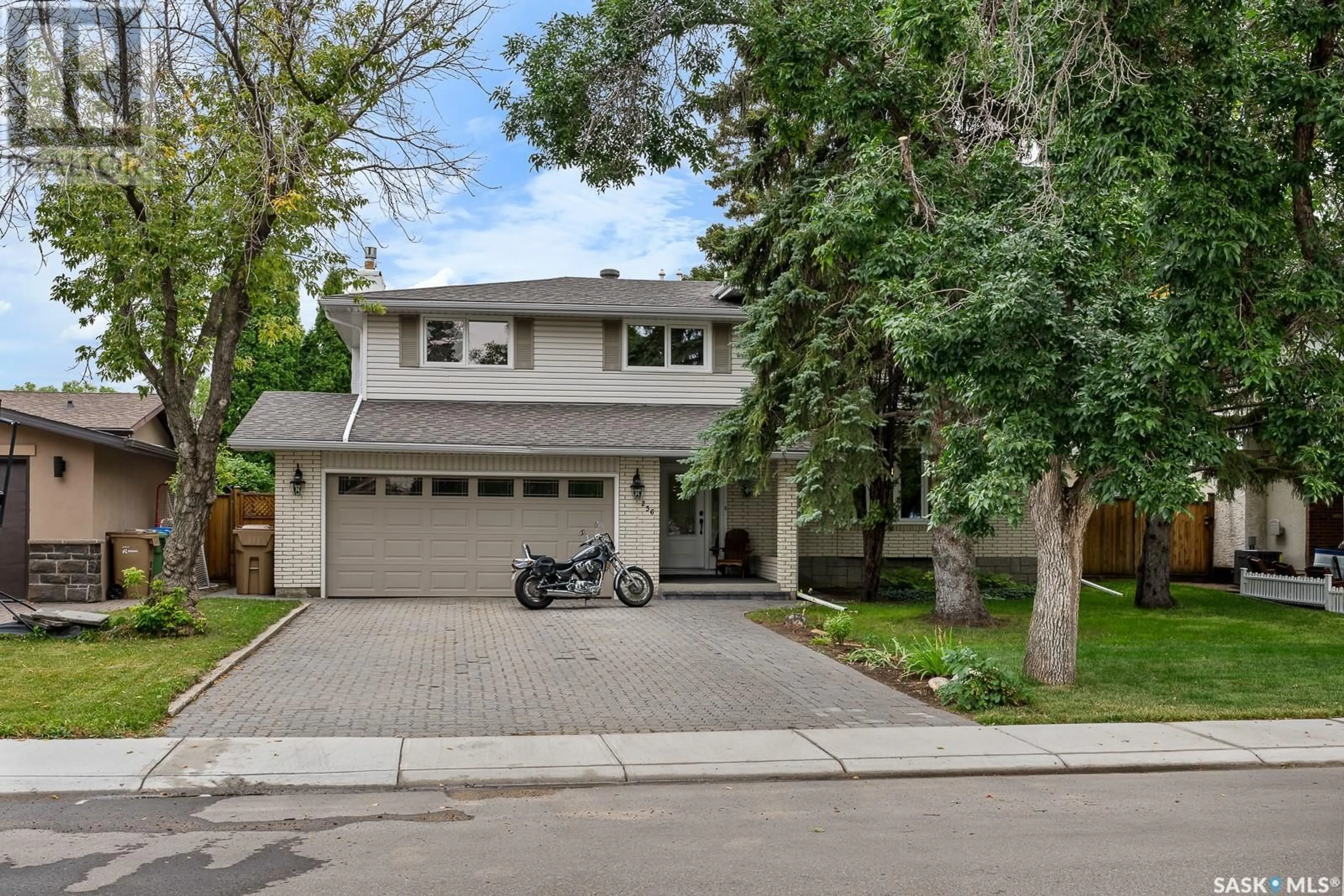 Home with brick exterior material, street for 236 Lockwood ROAD, Regina Saskatchewan S4S6E2