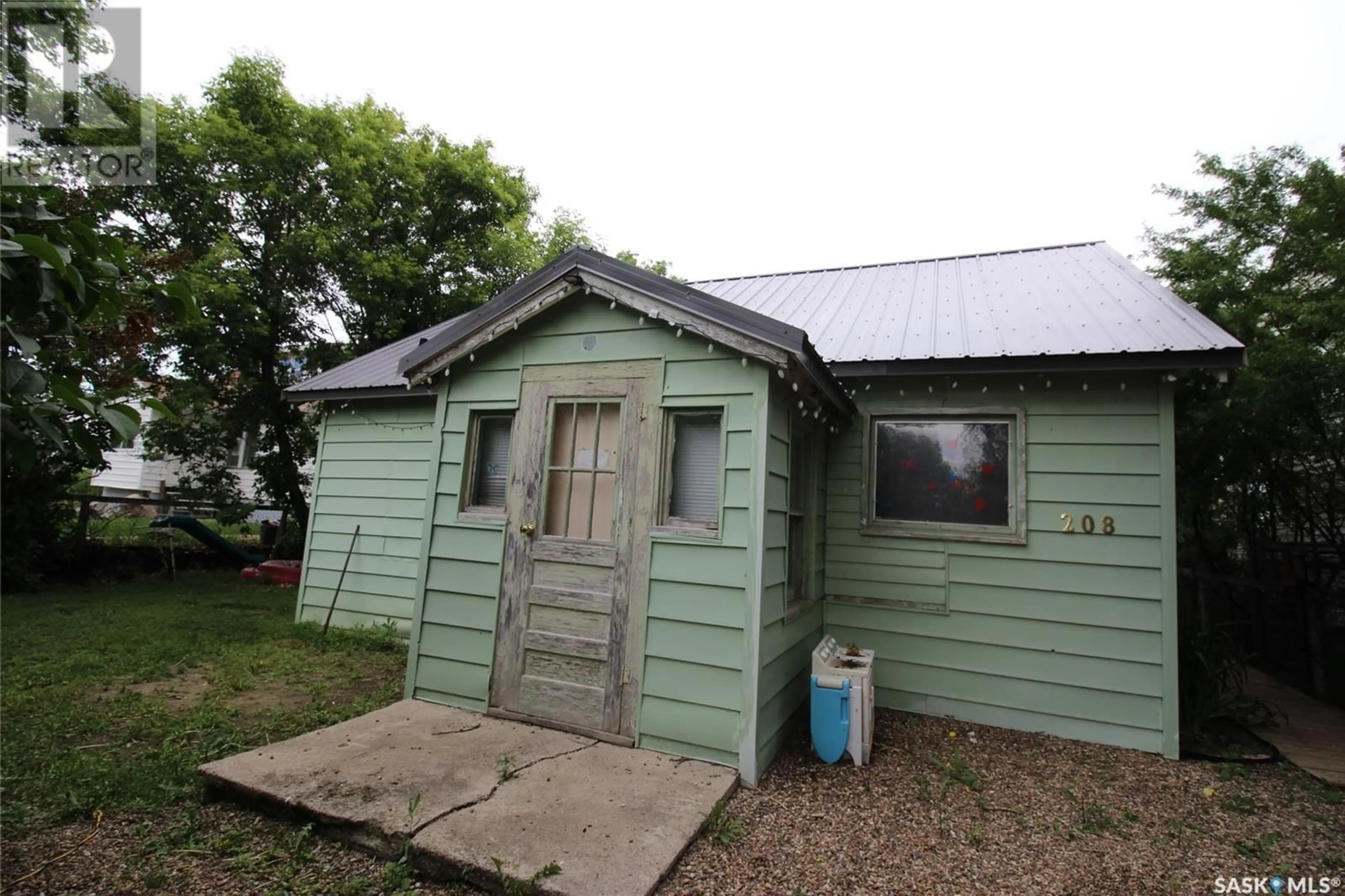 Shed for 208 1st STREET W, Frontier Saskatchewan S0N0W0