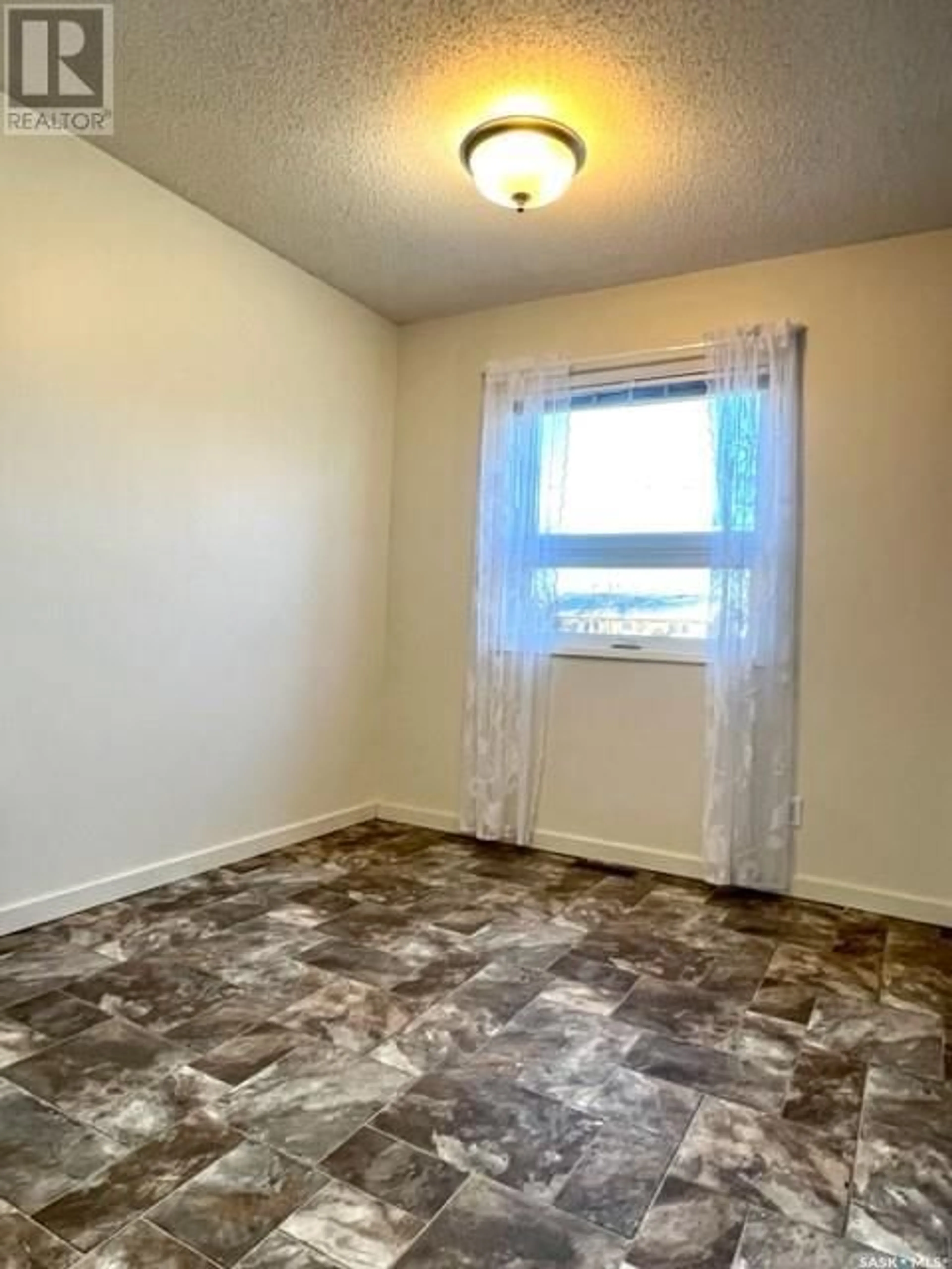 A pic of a room for 2 34 Central AVENUE S, Swift Current Saskatchewan S9H3E6