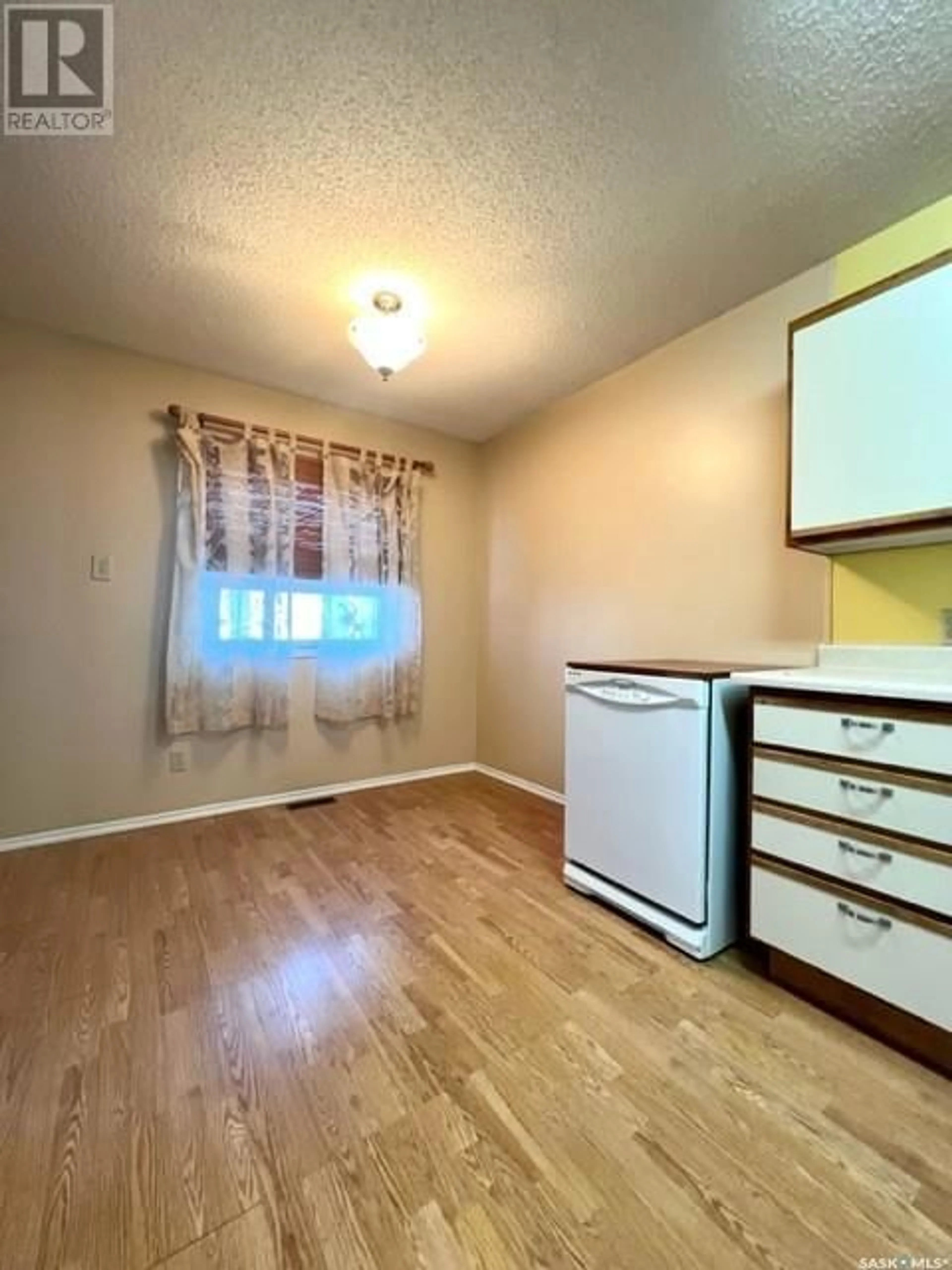 A pic of a room for 3 34 Central AVENUE S, Swift Current Saskatchewan S9H3E6