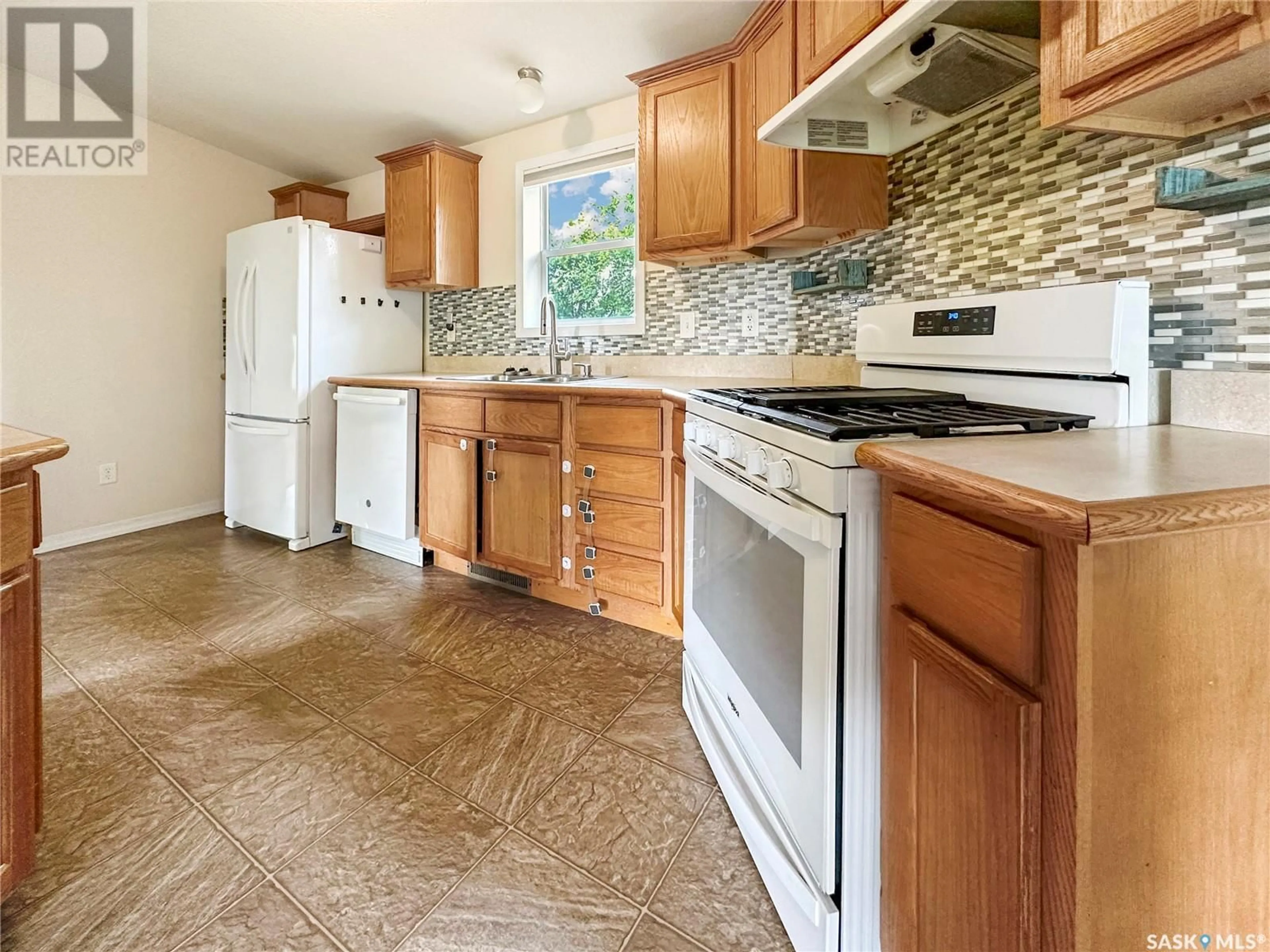 Standard kitchen, ceramic/tile floor for 125 2nd AVENUE E, Bangor Saskatchewan S0A0E0