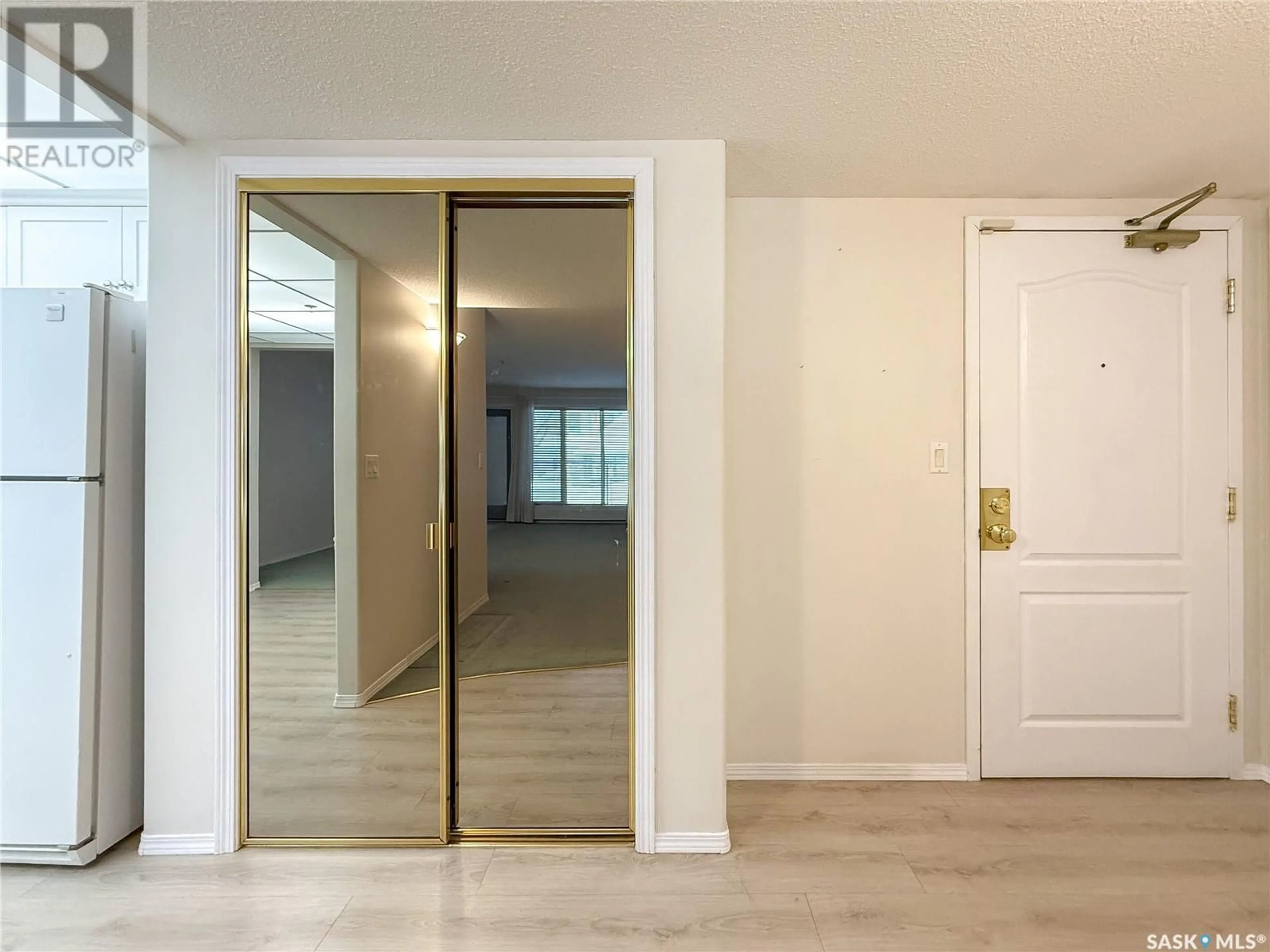 Indoor entryway for 113 2550 25th AVENUE, Regina Saskatchewan S4S4E6