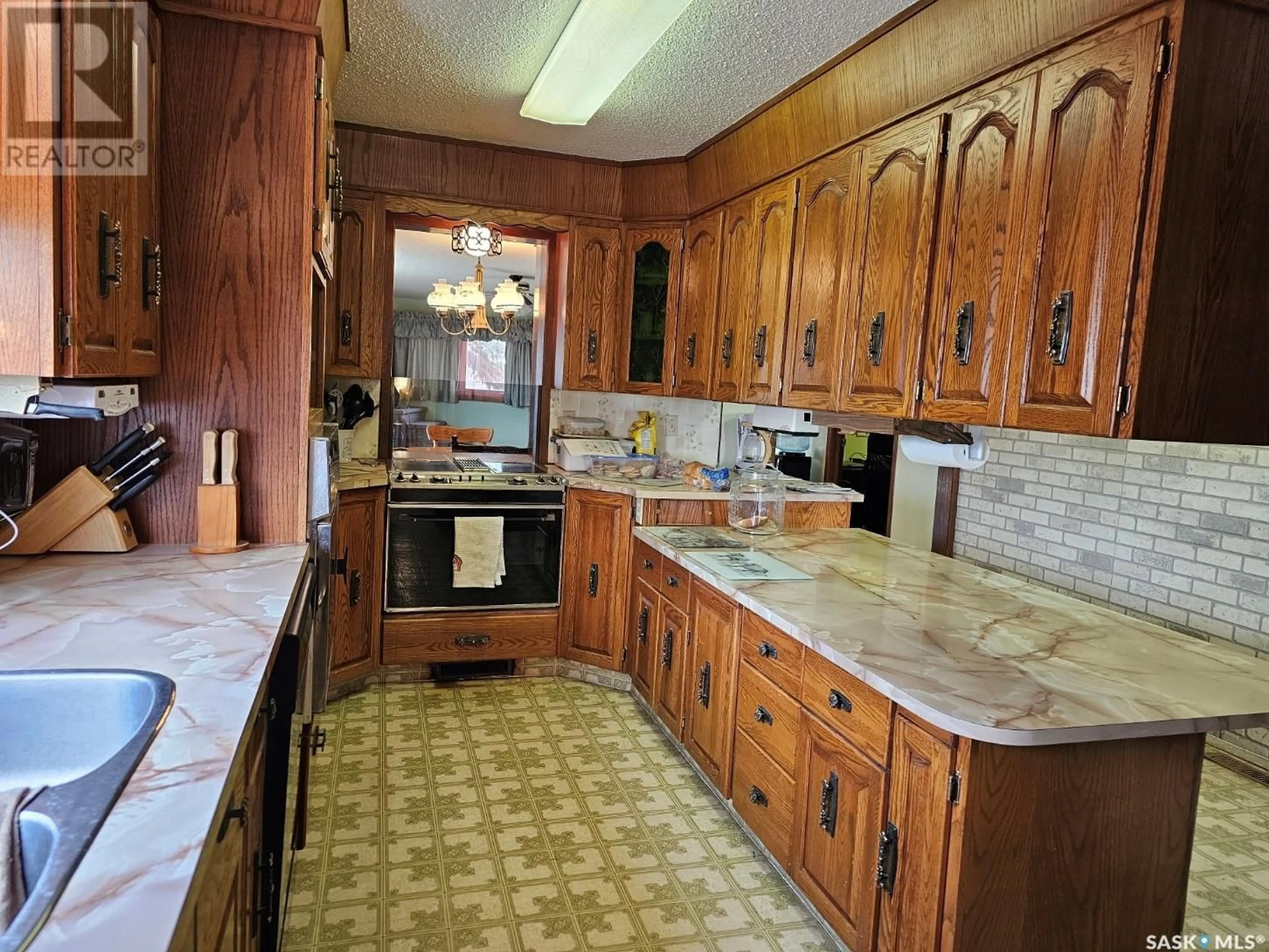 Standard kitchen, ceramic/tile floor for 107 CENTRE STREET, Kincaid Saskatchewan S0H2J0