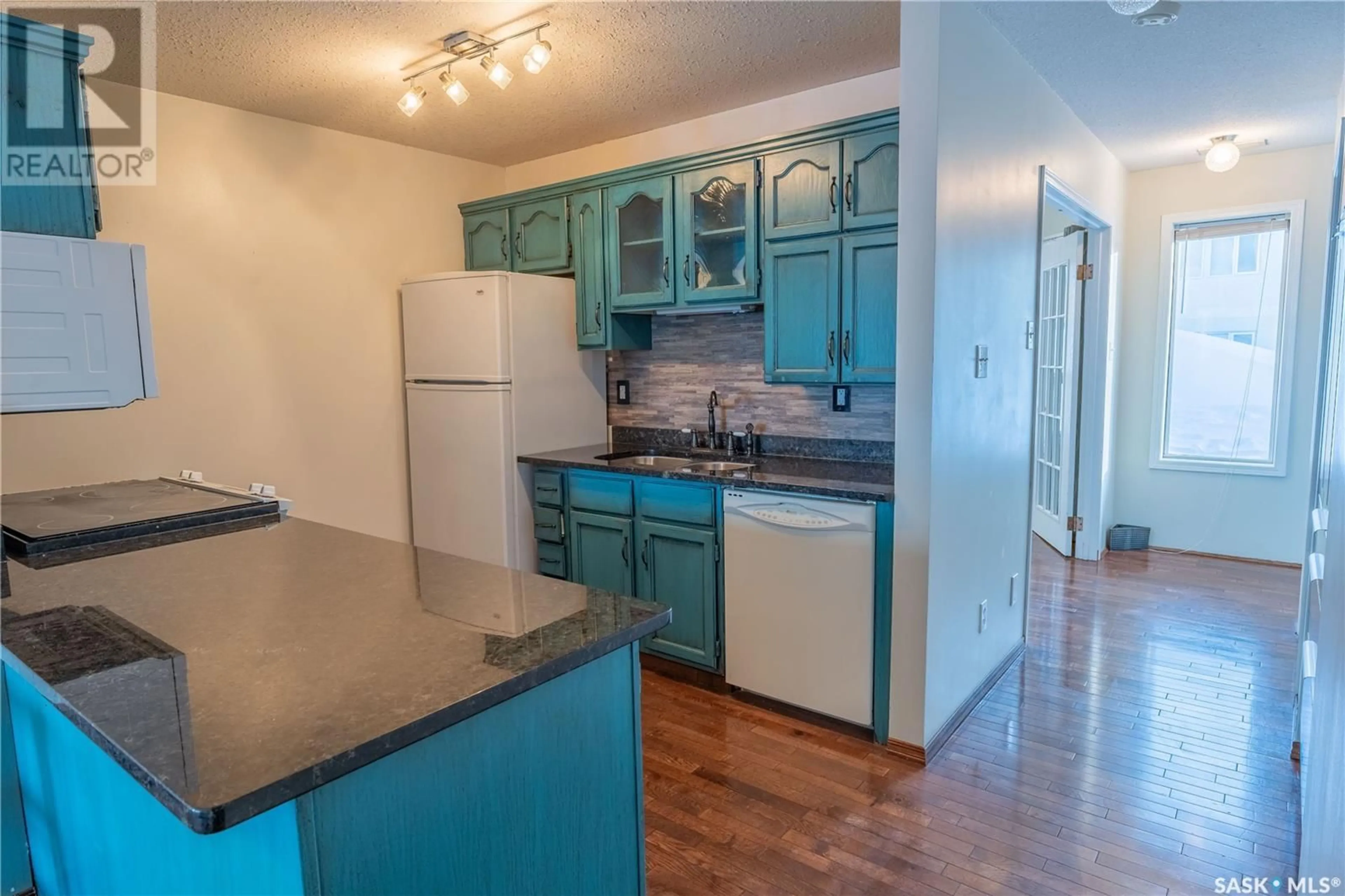 Standard kitchen, unknown for B2 532 River STREET E, Prince Albert Saskatchewan S6V0A6