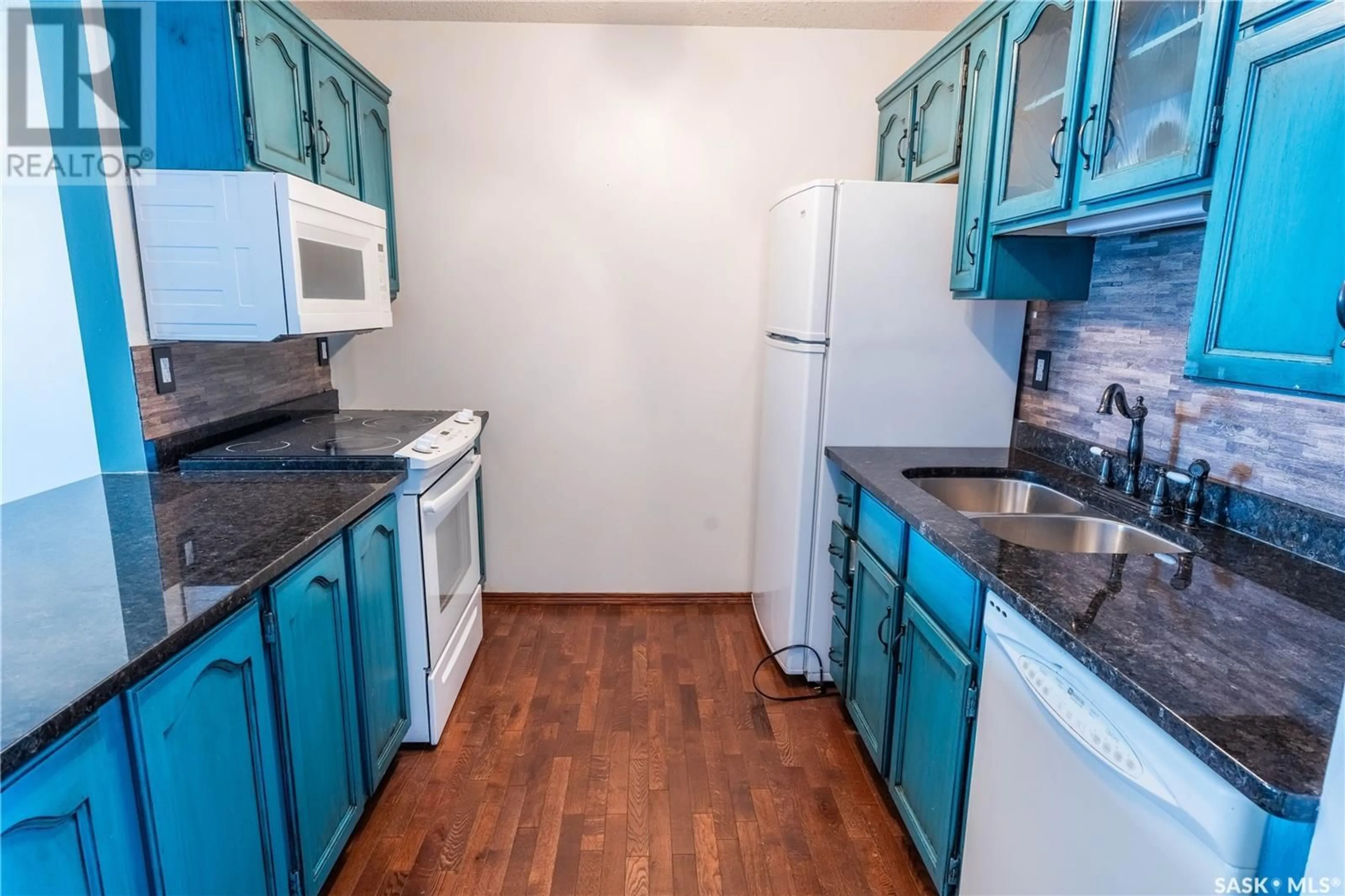 Standard kitchen, unknown for B2 532 River STREET E, Prince Albert Saskatchewan S6V0A6