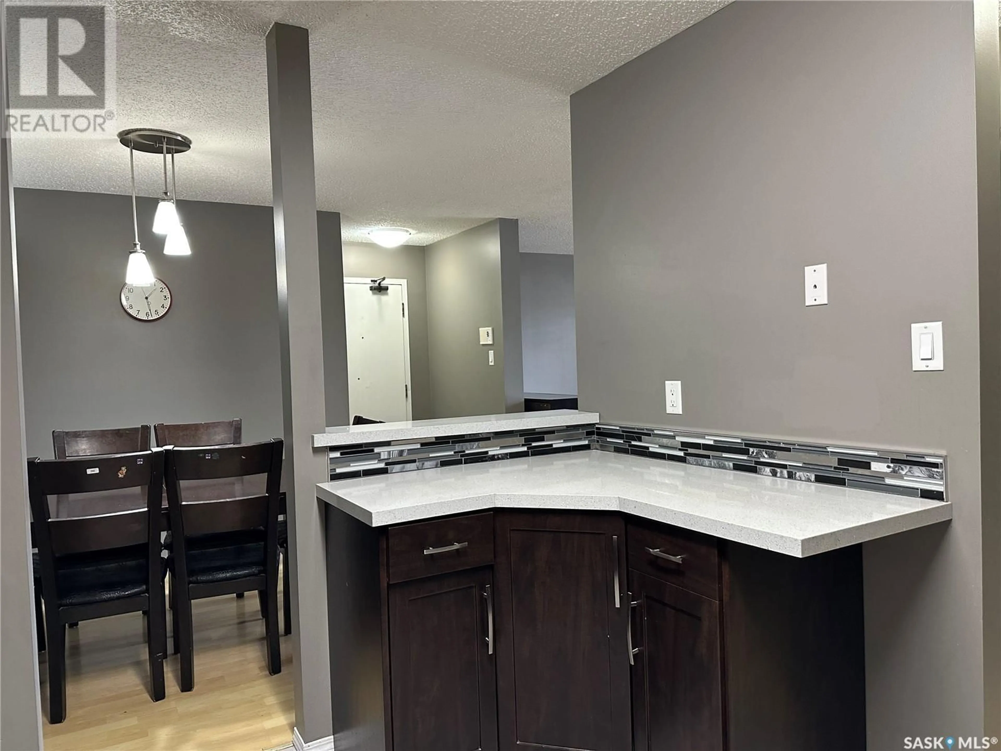 Open concept kitchen, unknown for 204 225 Kingsmere BOULEVARD, Saskatoon Saskatchewan S7J4J6