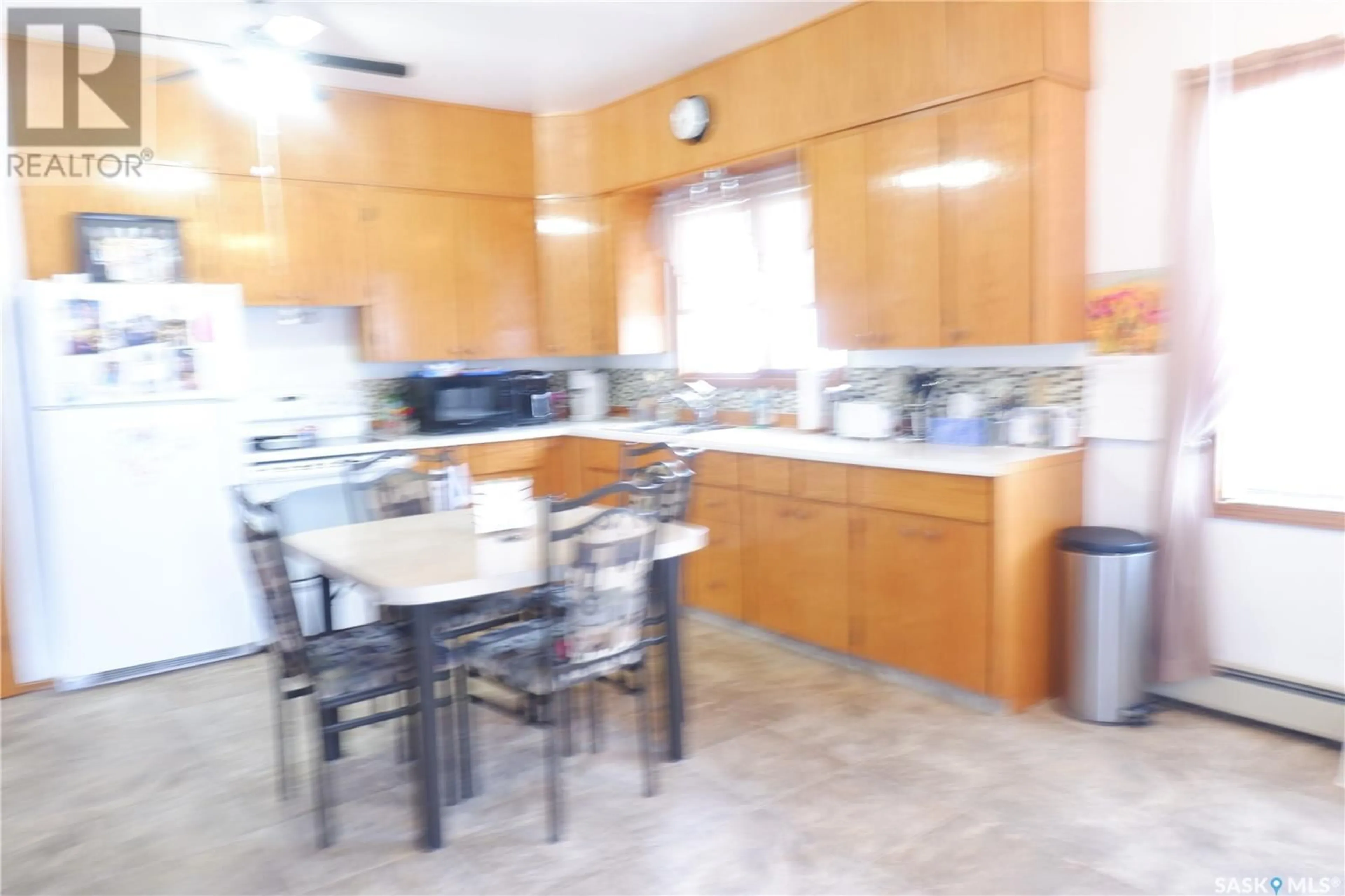 Standard kitchen, unknown for 500 5th AVENUE W, Assiniboia Saskatchewan S0H0B0