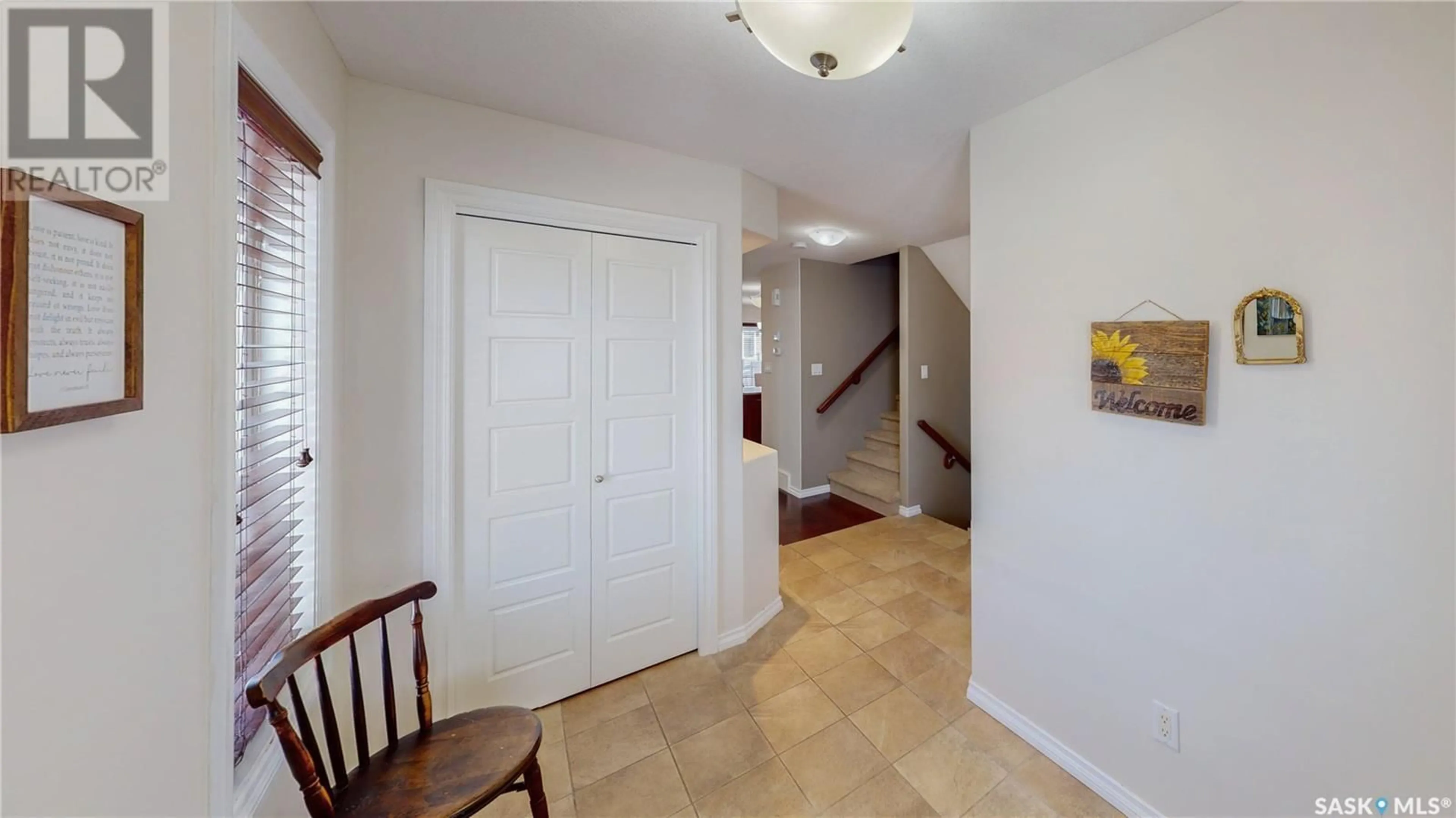 Indoor entryway for 101 4100 Sandhill CRESCENT, Regina Saskatchewan S4V3G9