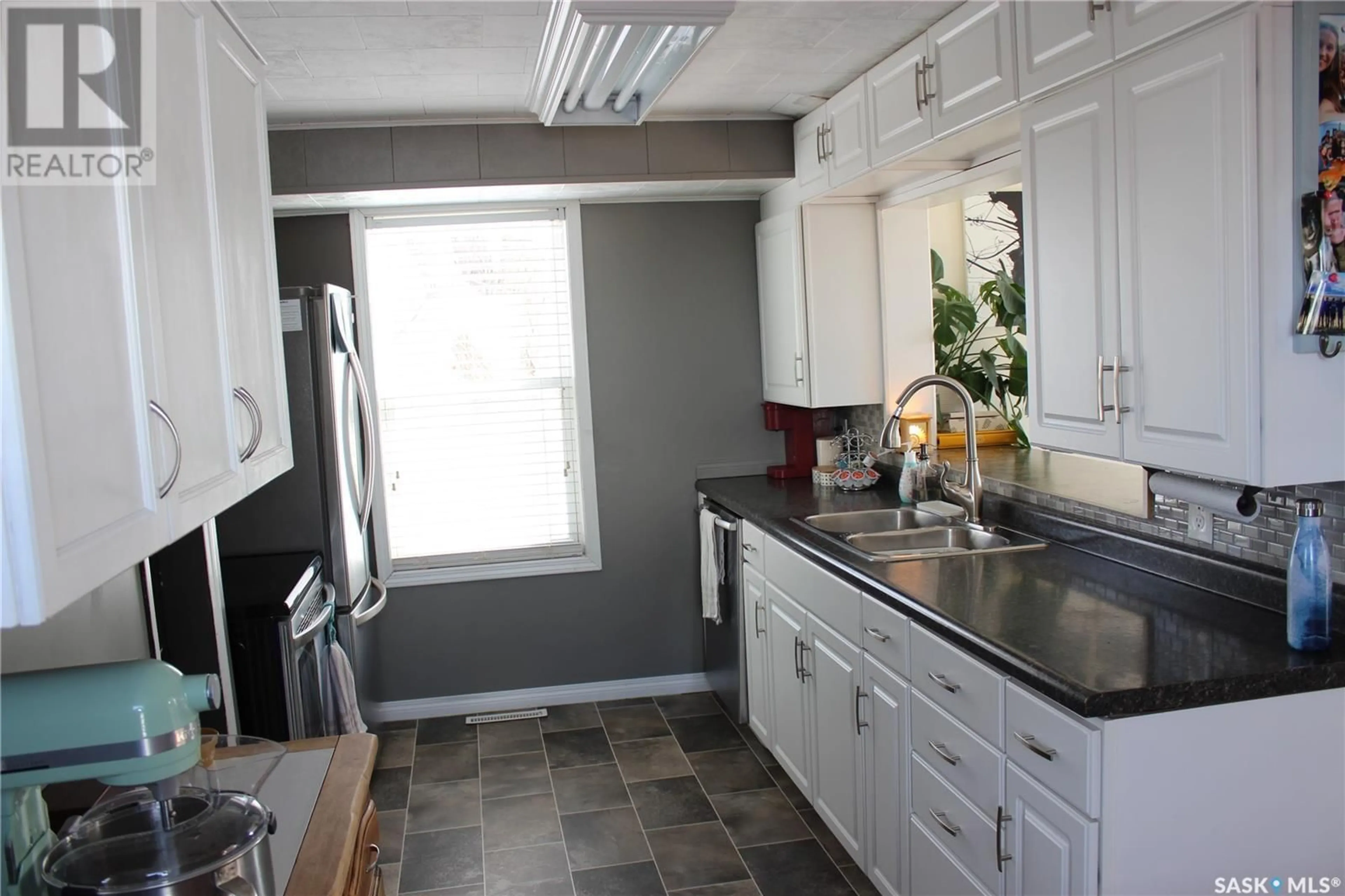 Standard kitchen, ceramic/tile floor for 925 Valley STREET, Estevan Saskatchewan S4A0C9