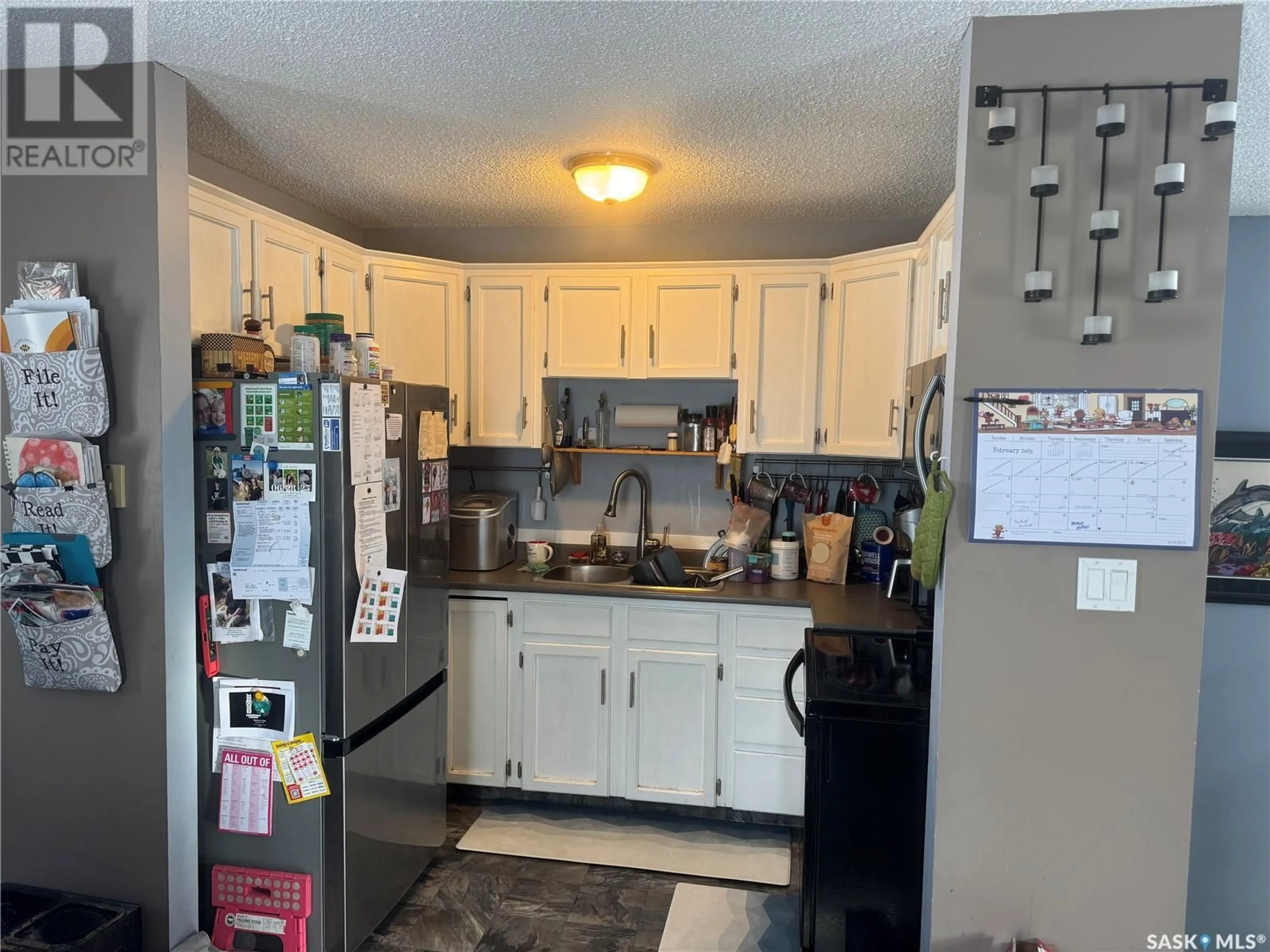 Standard kitchen, unknown for 7158 Blakeney DRIVE, Regina Saskatchewan S4X2K6