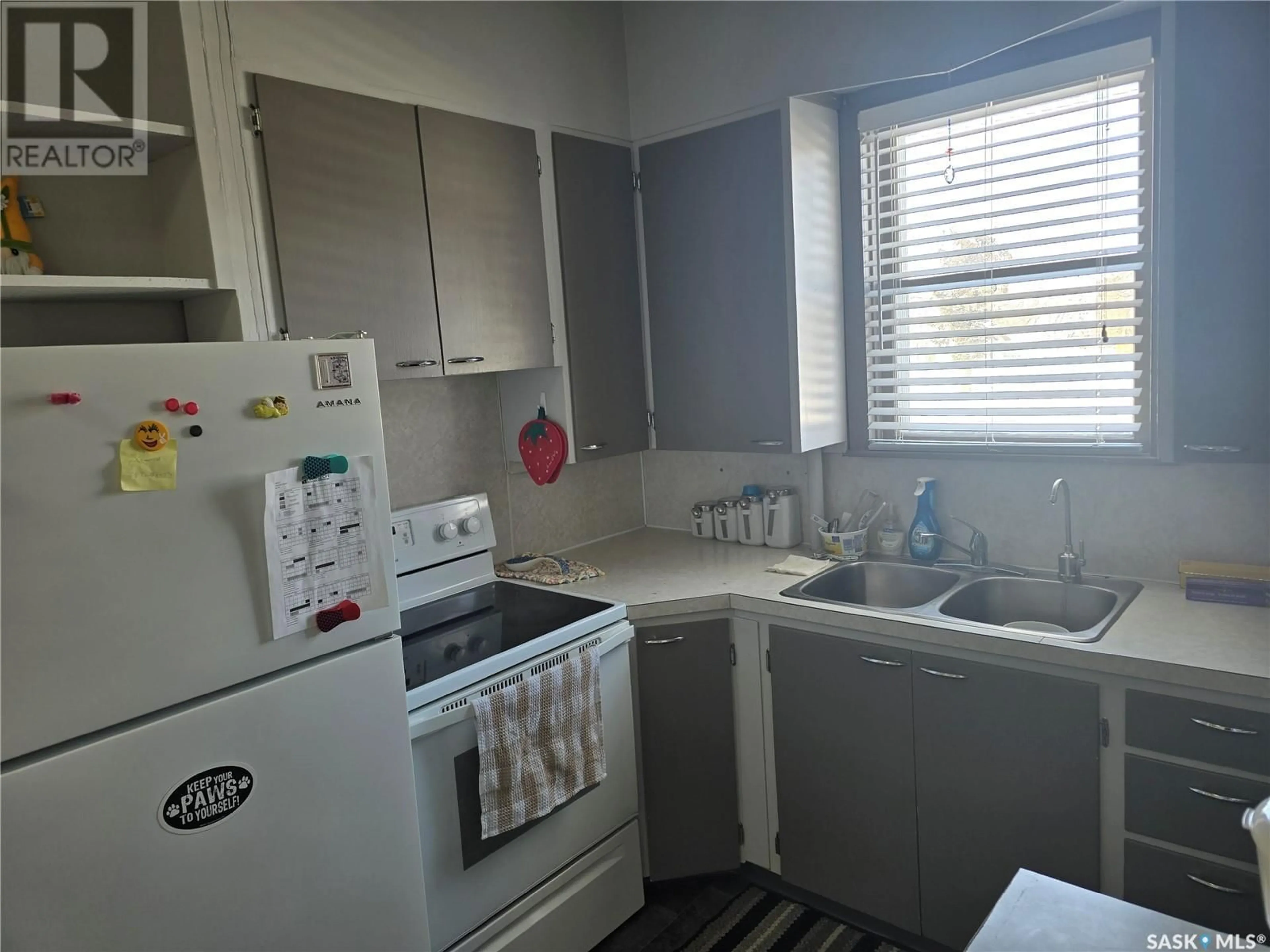 Standard kitchen, unknown for 303 2nd STREET E, Wynyard Saskatchewan S0A4T0