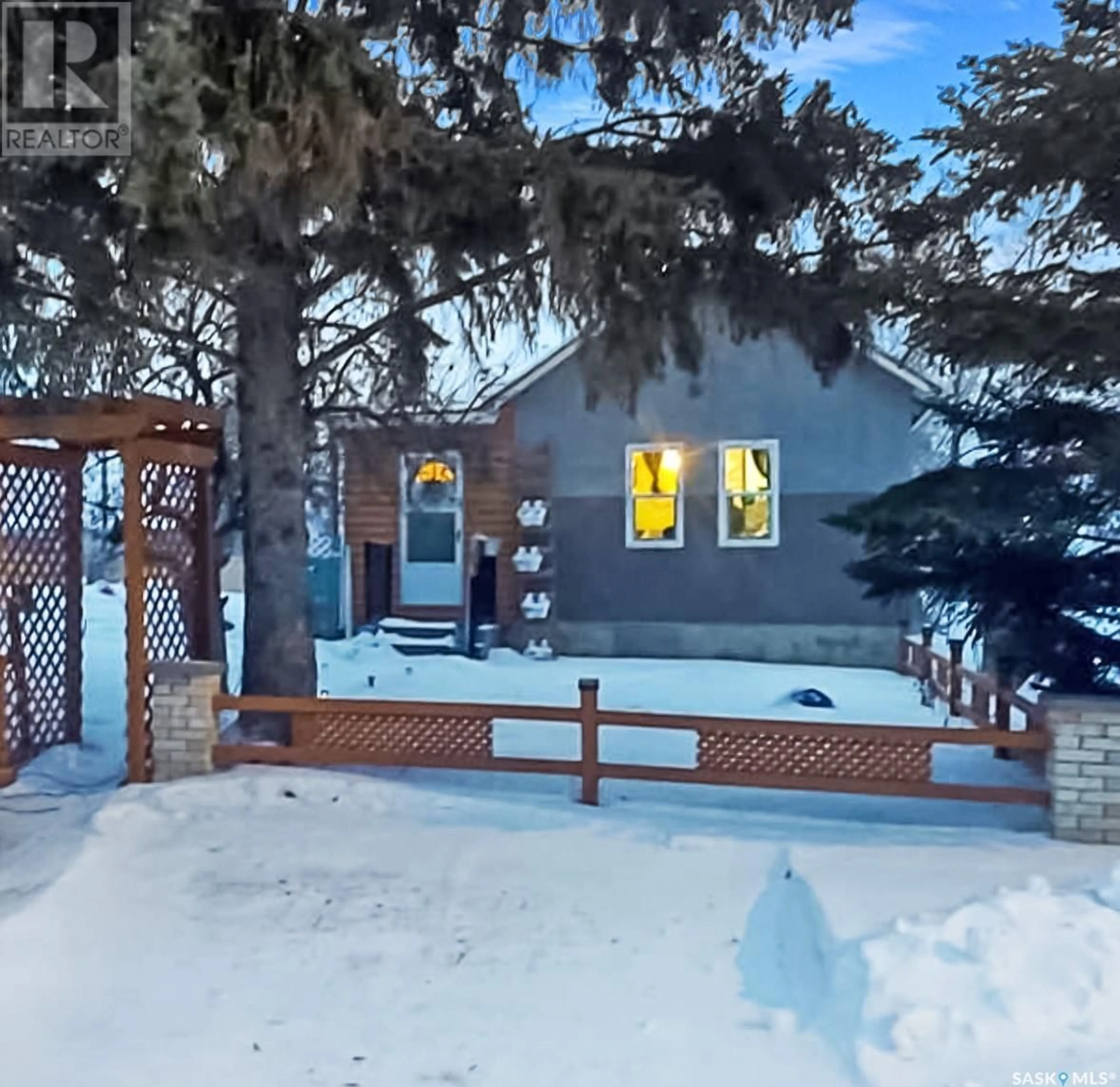 A pic from outside/outdoor area/front of a property/back of a property/a pic from drone, street for 113 South AVENUE E, Hafford Saskatchewan S0J1A0