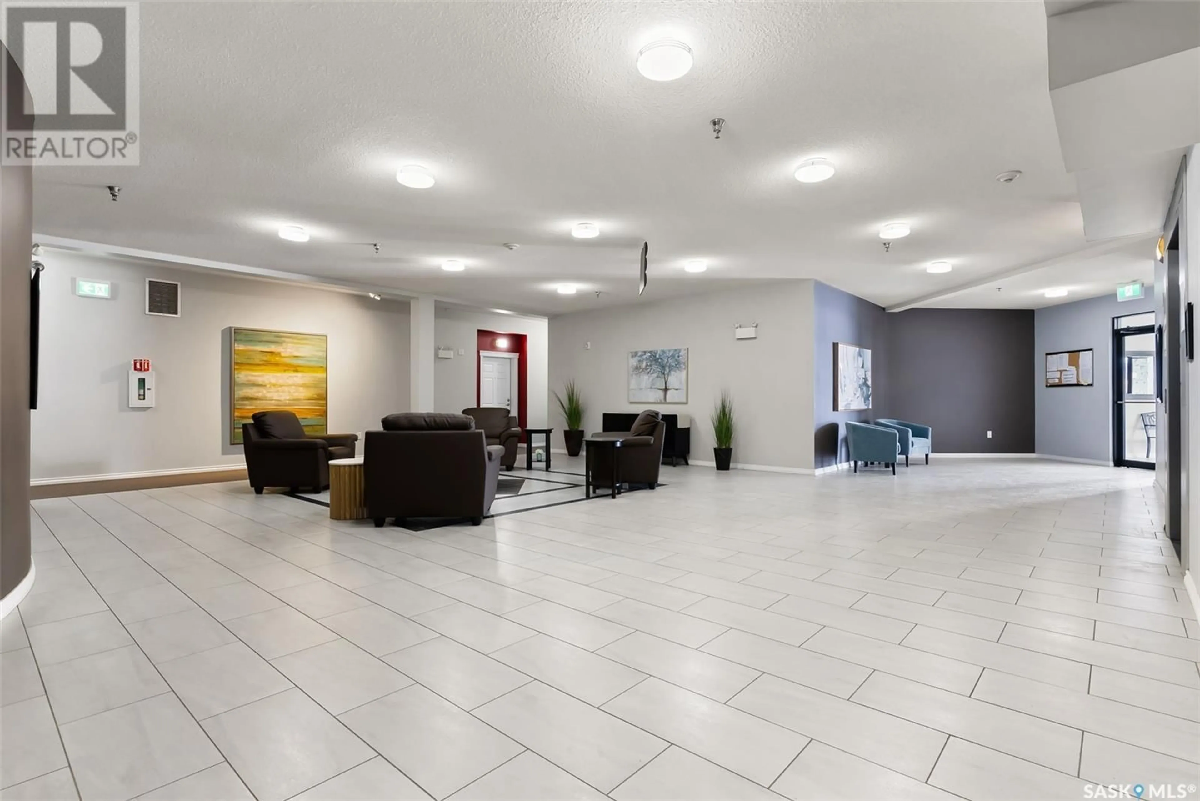 Lobby for 205 4721 McTavish STREET, Regina Saskatchewan S4S6H2