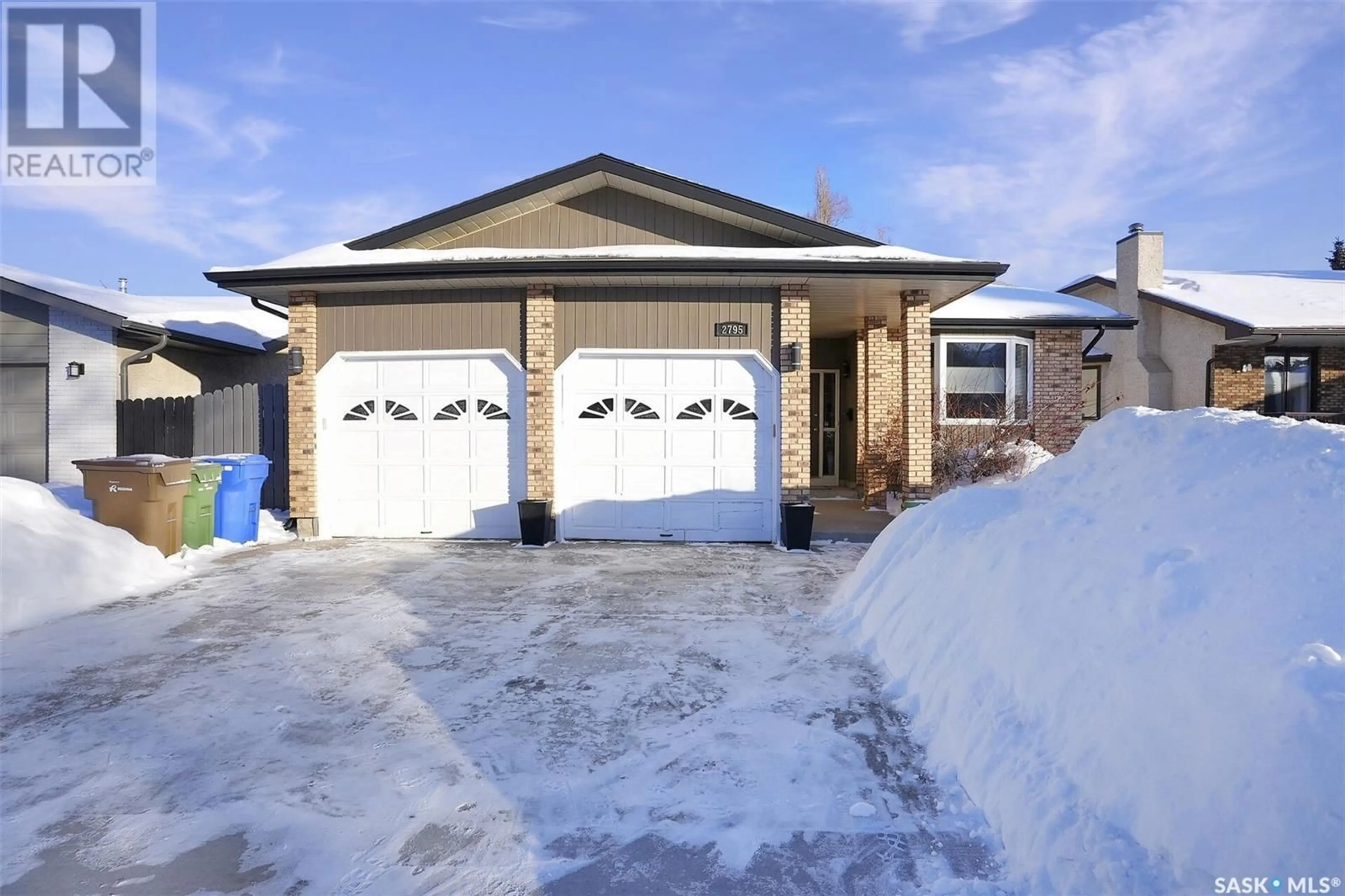 Indoor garage for 2795 ASTER CRESCENT, Regina Saskatchewan S4V2A1