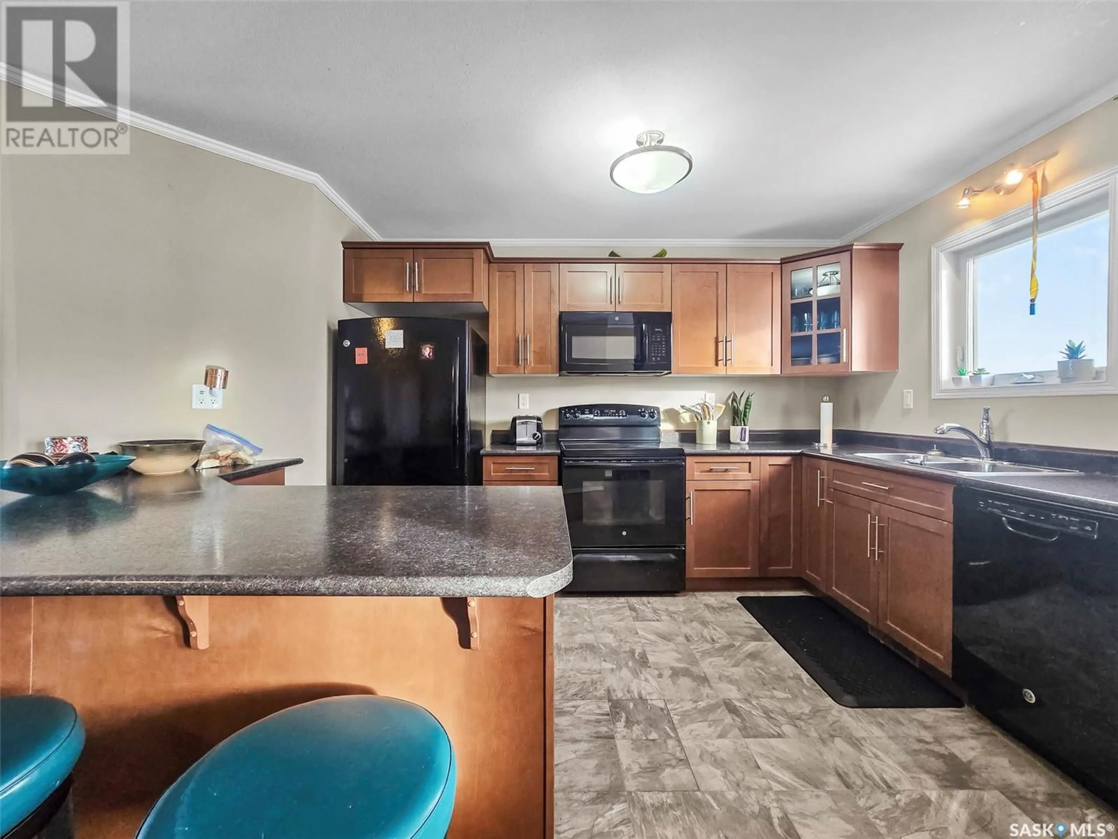 Standard kitchen, ceramic/tile floor for 206 225 Hassard CLOSE, Saskatoon Saskatchewan S7L2W8