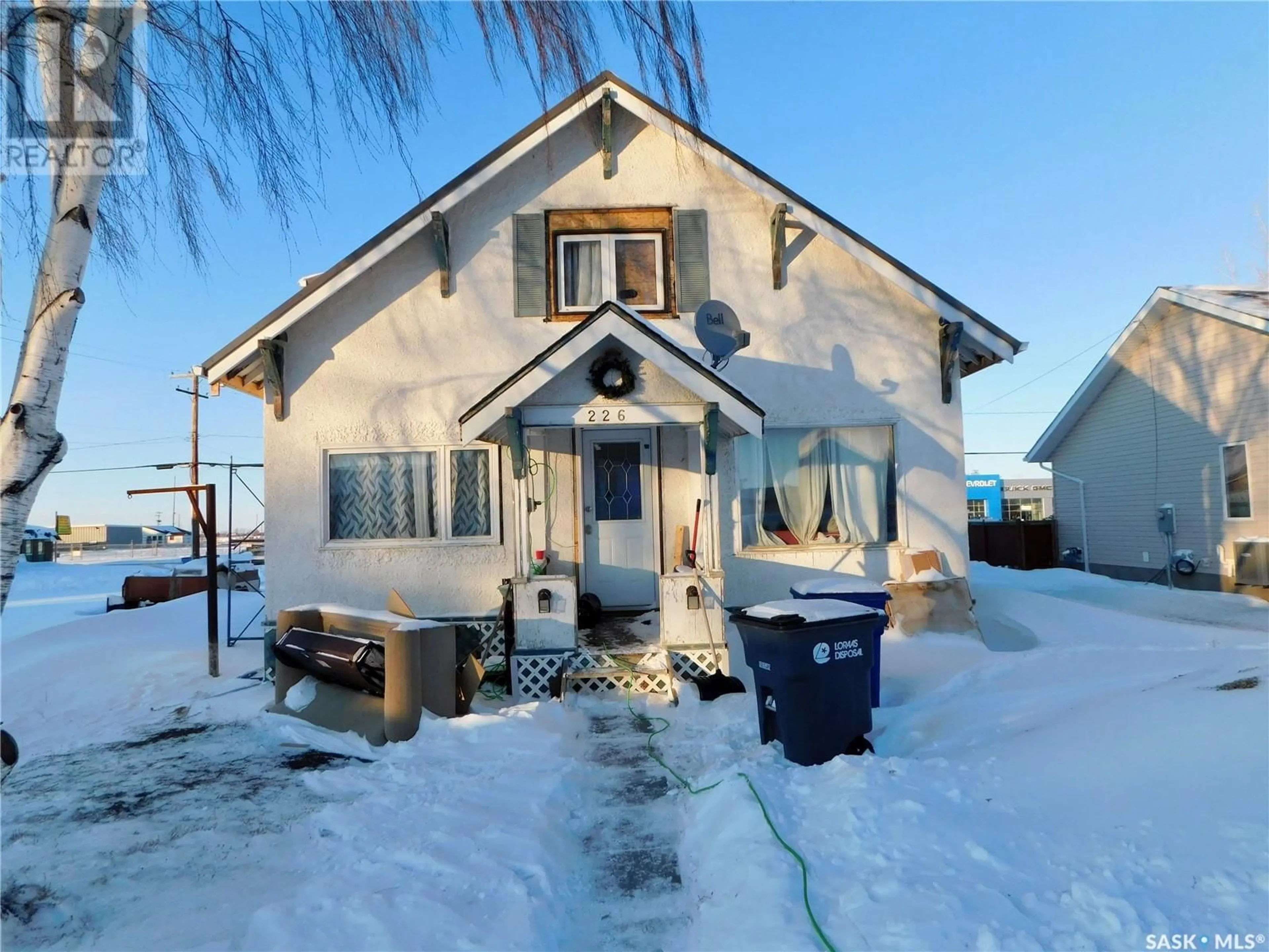 A pic from outside/outdoor area/front of a property/back of a property/a pic from drone, street for 226 2nd AVENUE W, Assiniboia Saskatchewan S0H0B0