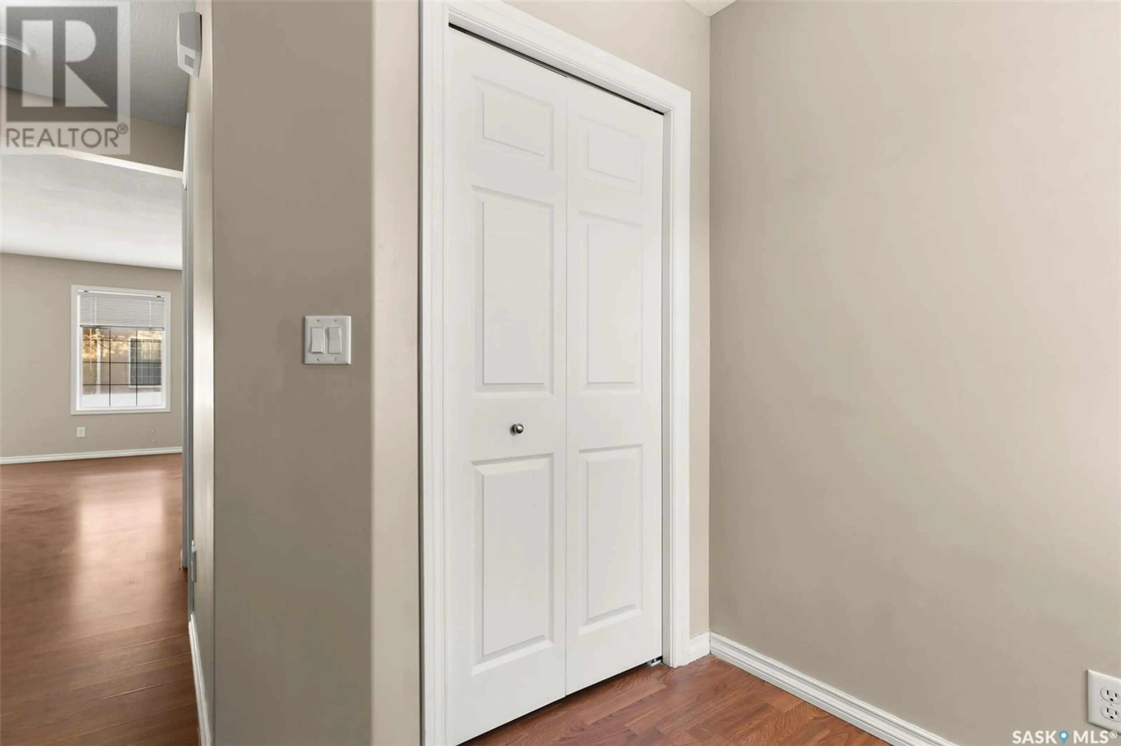 Indoor entryway for 63 2400 Tell PLACE, Regina Saskatchewan S4V3E3