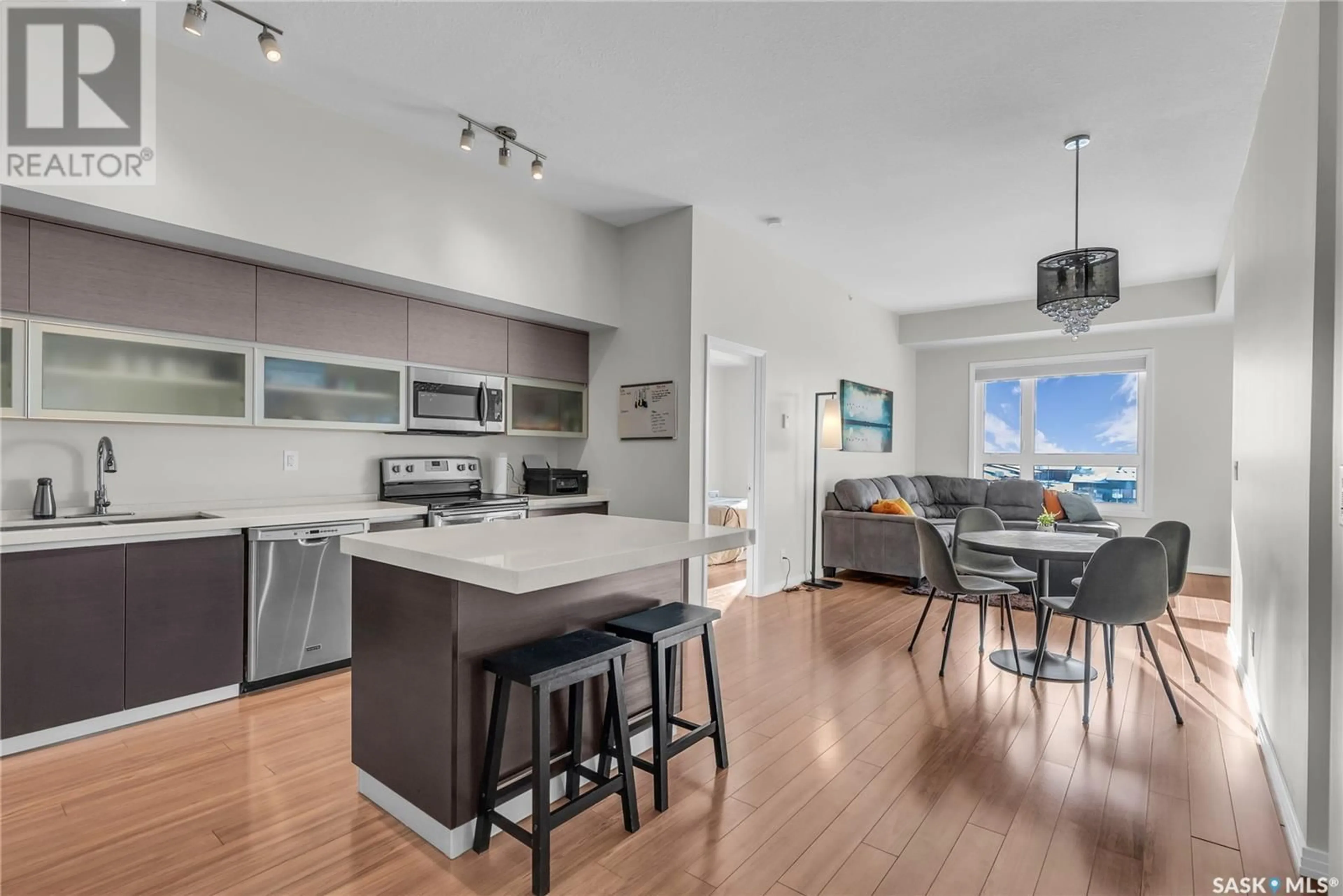 Open concept kitchen, unknown for 323 235 Evergreen SQUARE, Saskatoon Saskatchewan S7W0T9