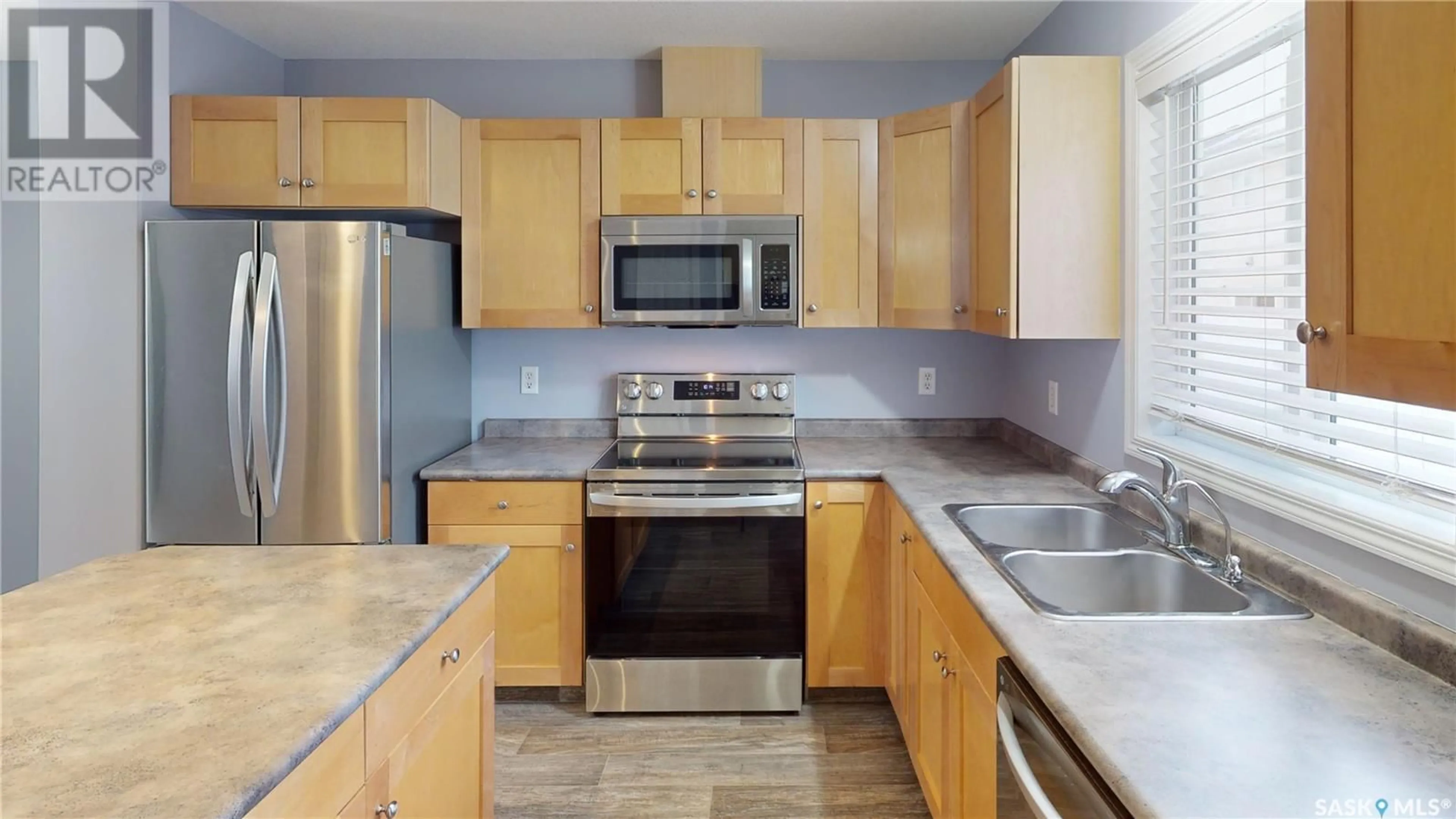 Standard kitchen, unknown for 53 2801 Windsor Park ROAD, Regina Saskatchewan S4V0M9