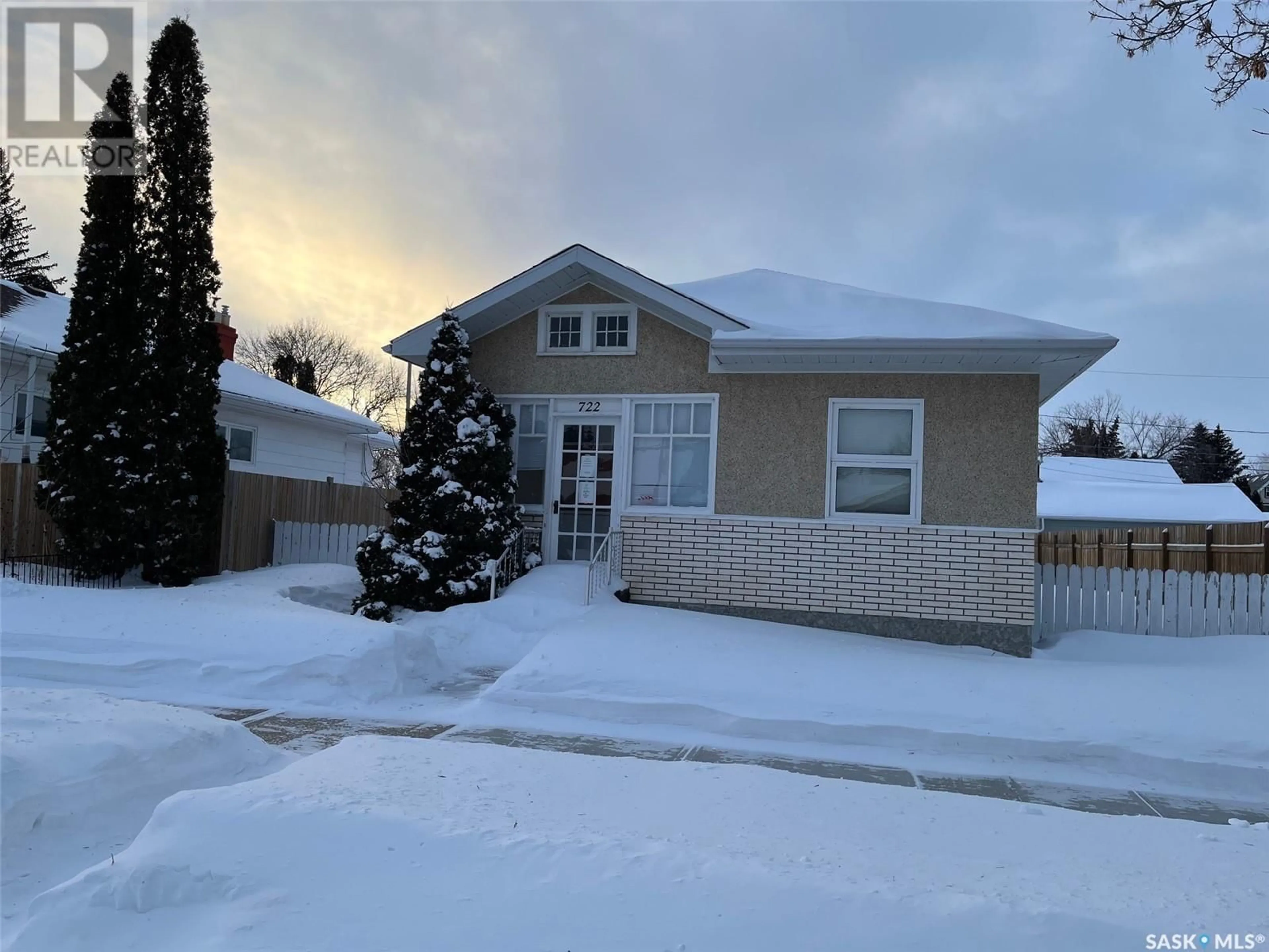 Home with vinyl exterior material, street for 722 Main STREET S, Moose Jaw Saskatchewan S6H5T2