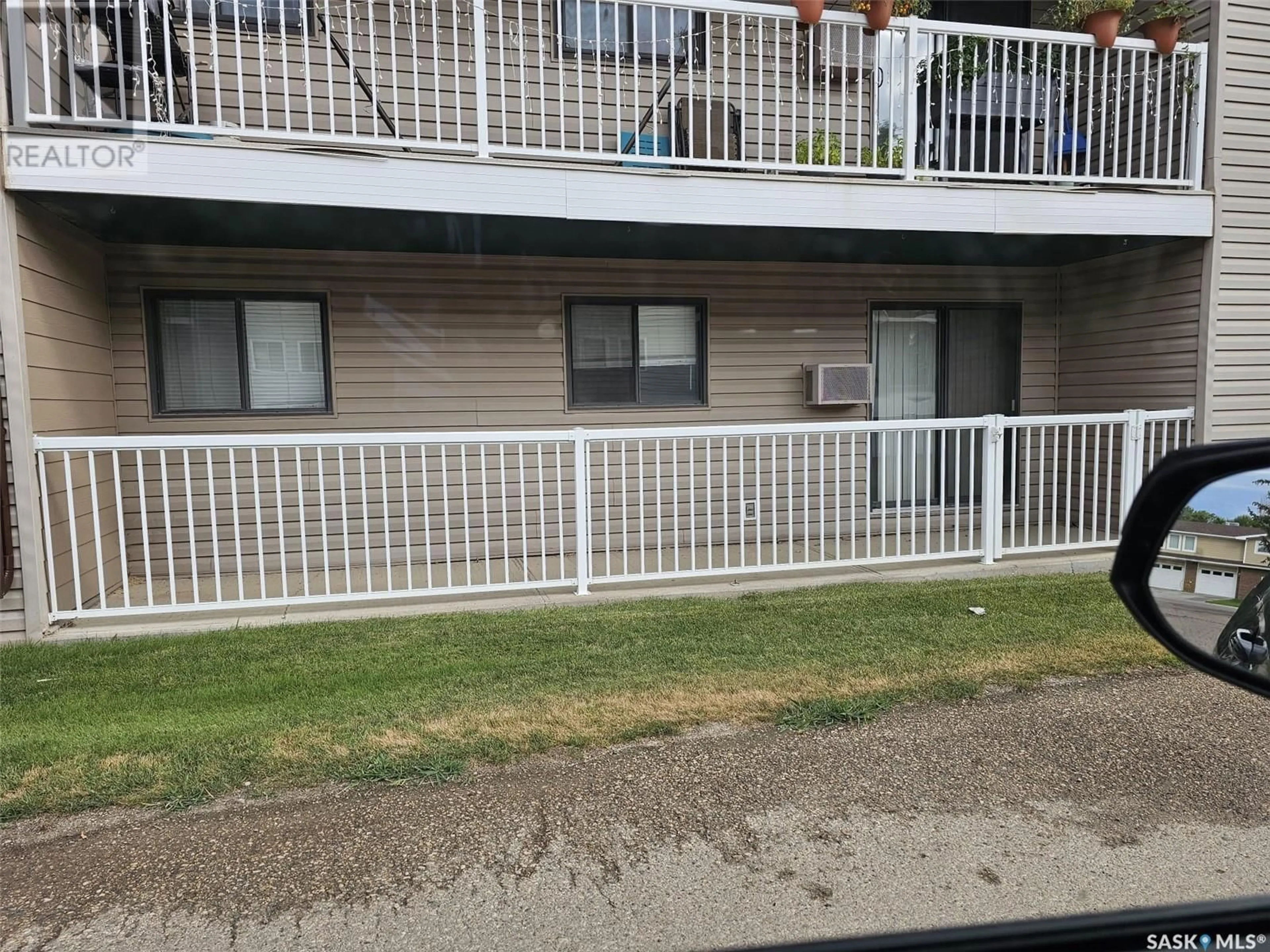 Patio, water/lake/river/ocean view for 108 51 Wood lily DRIVE, Moose Jaw Saskatchewan S6J1H1