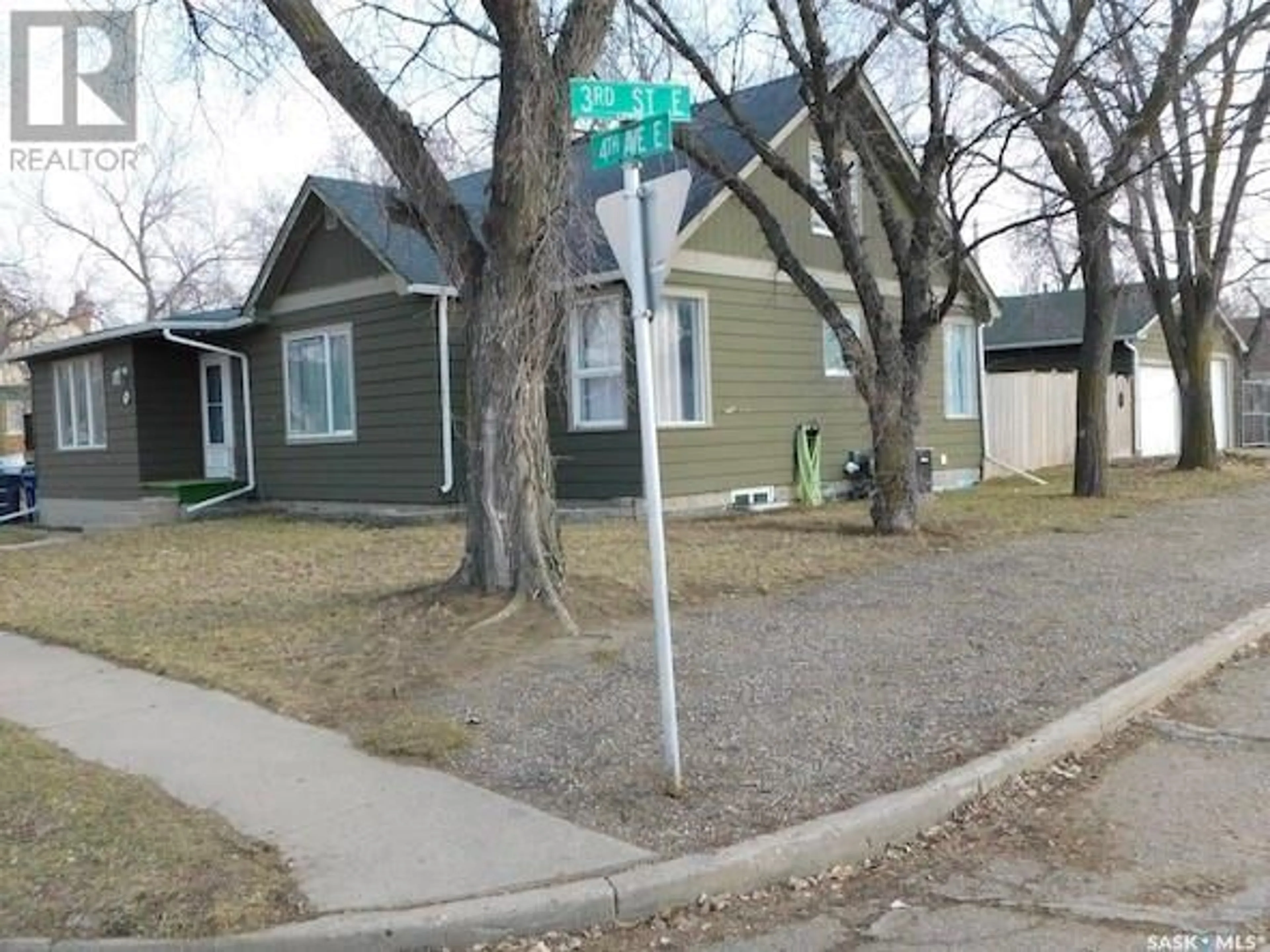 Unknown for 400 4TH AVENUE E, Assiniboia Saskatchewan S0H0B0