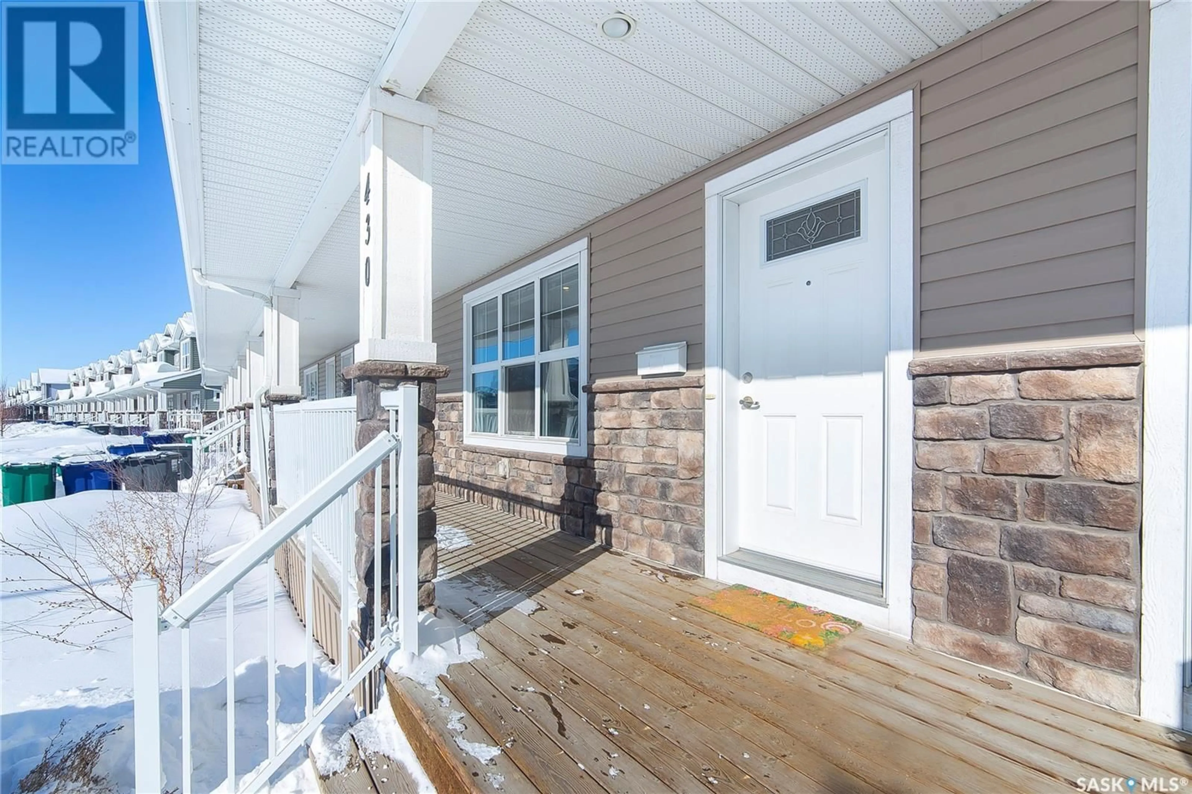 Indoor entryway for 430 Maningas BEND, Saskatoon Saskatchewan S7W0V6