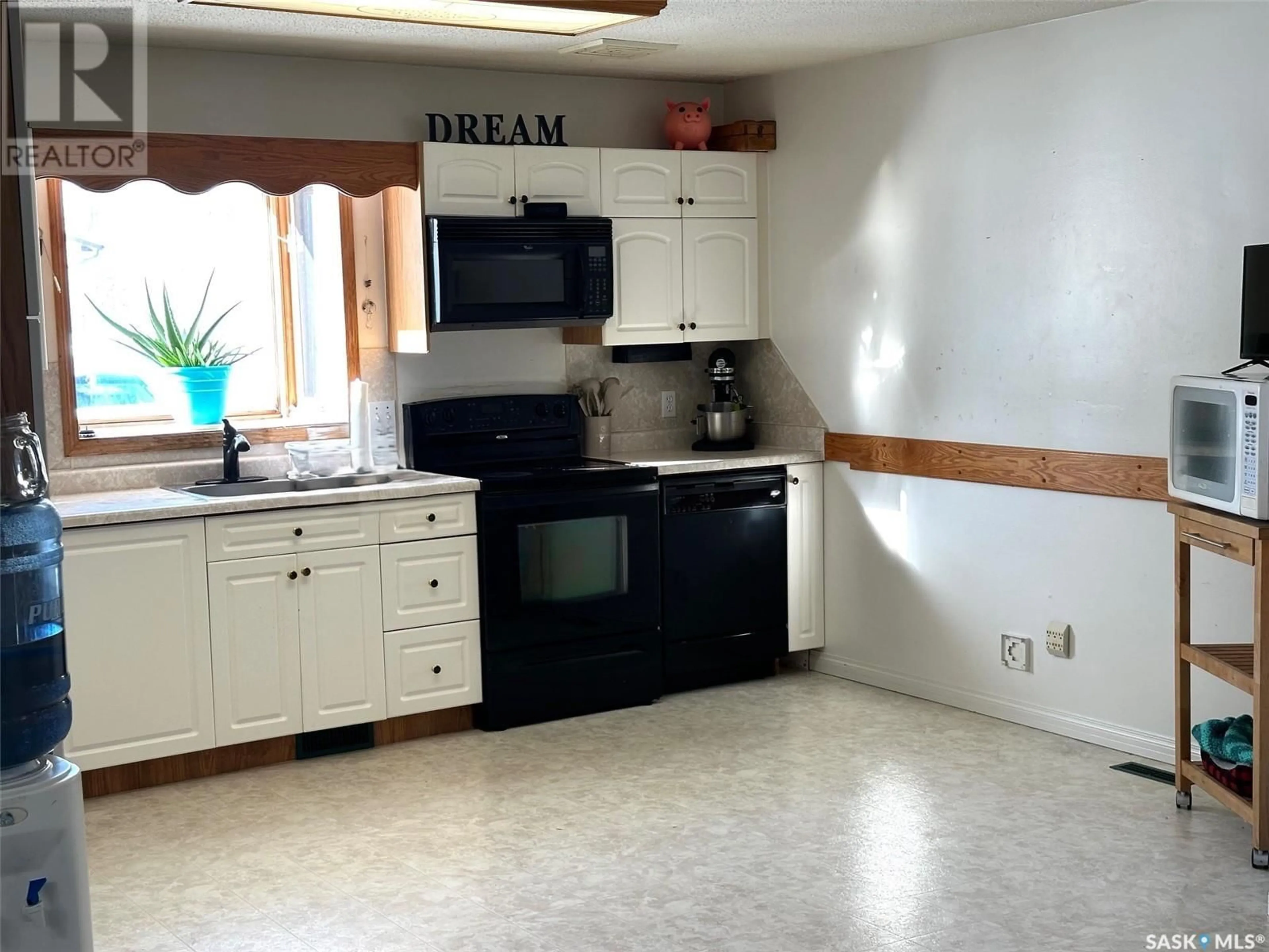 Standard kitchen, ceramic/tile floor for 705 Donald STREET, Hudson Bay Saskatchewan S0E0Y0