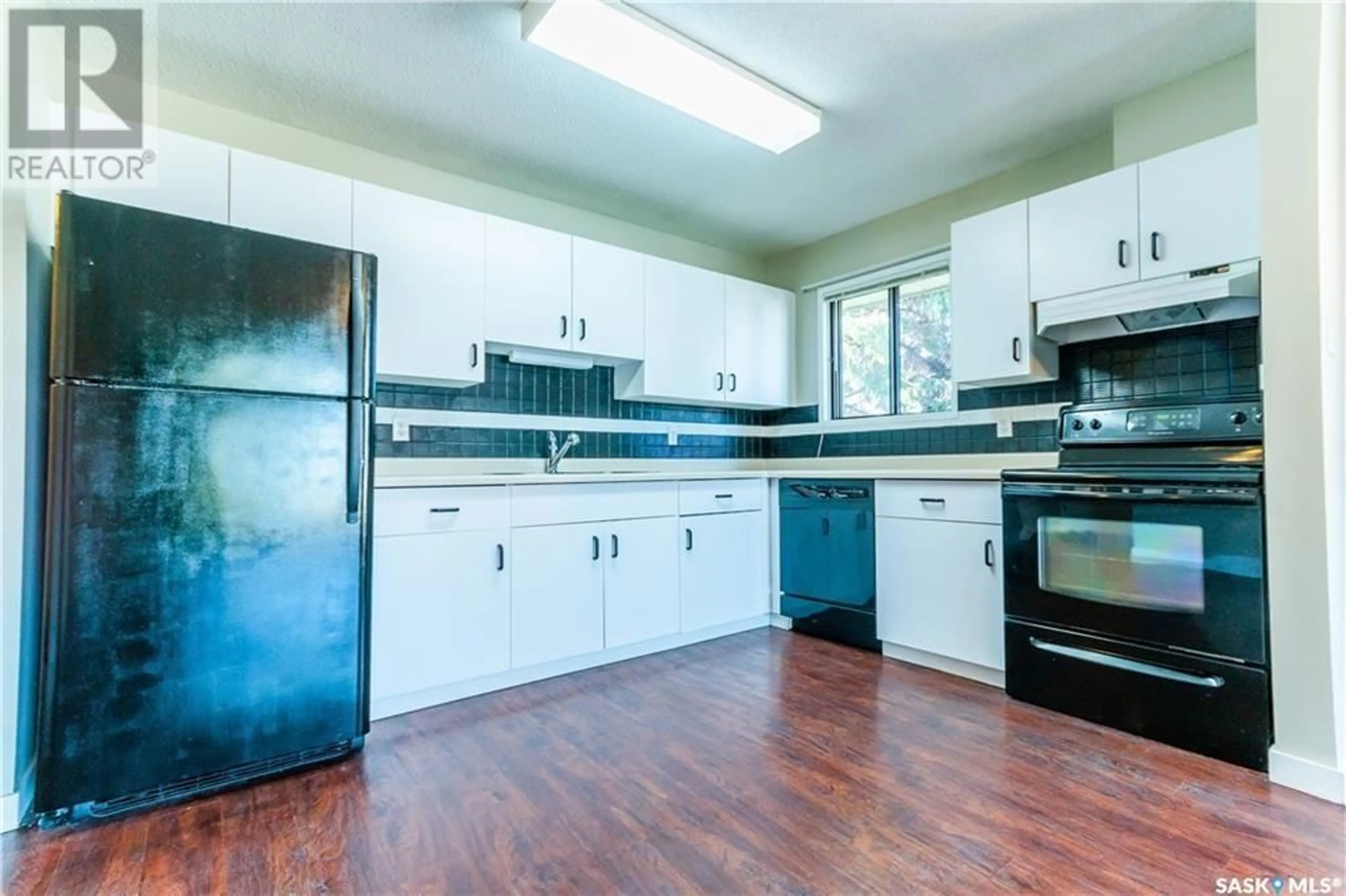 Standard kitchen, unknown for 314 217B Cree PLACE, Saskatoon Saskatchewan S7K7Z3