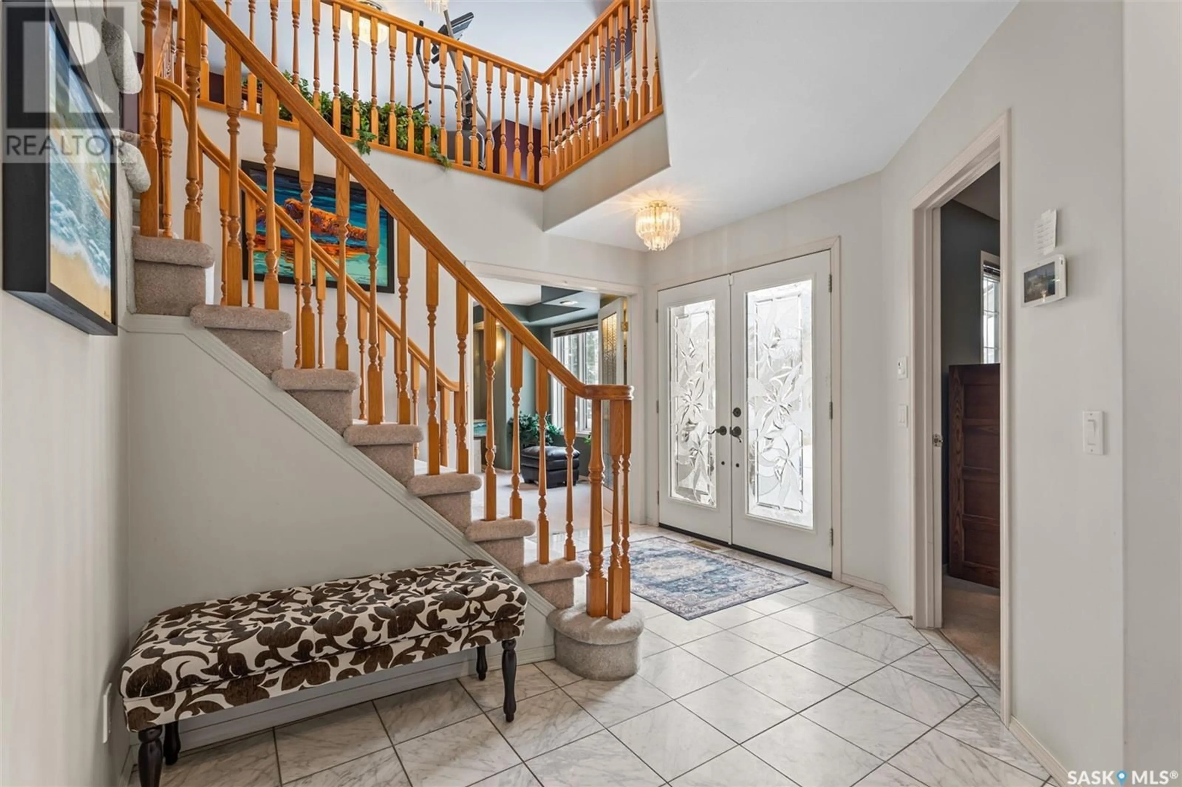 Indoor entryway for 910 Braeside PLACE, Saskatoon Saskatchewan S7V1A9