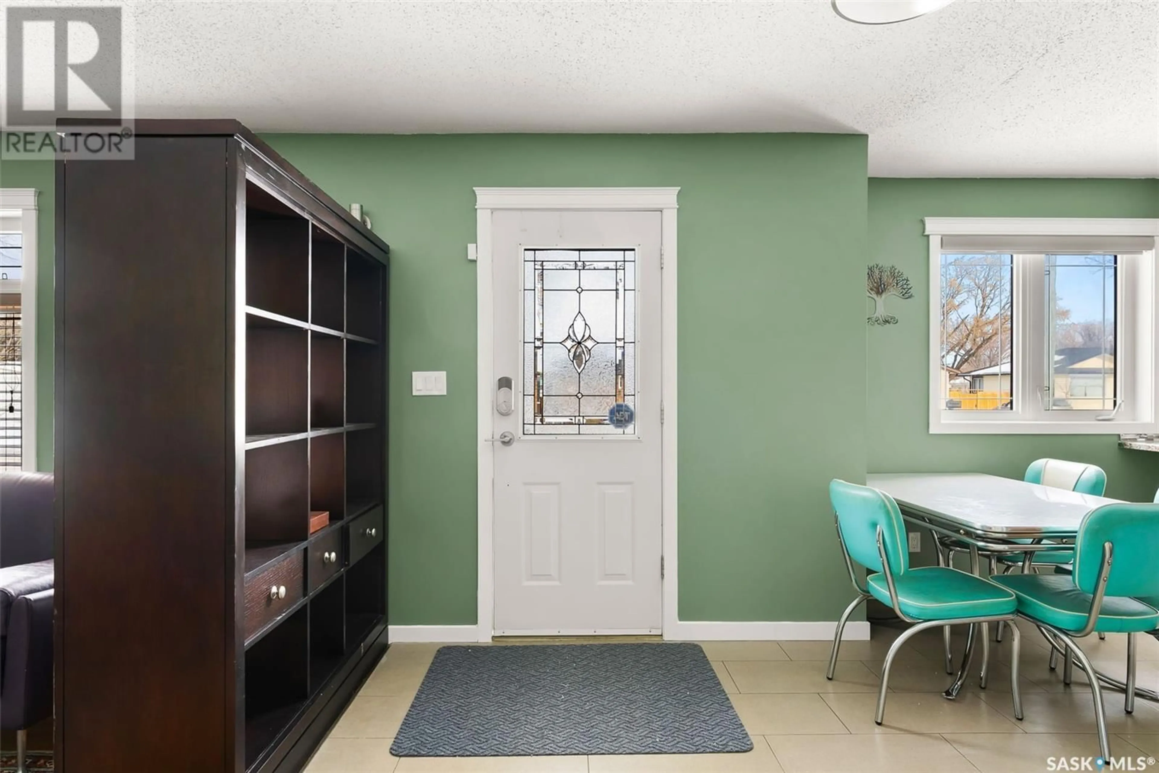 Indoor entryway for 1213 Carleton STREET, Moose Jaw Saskatchewan S6H3A5