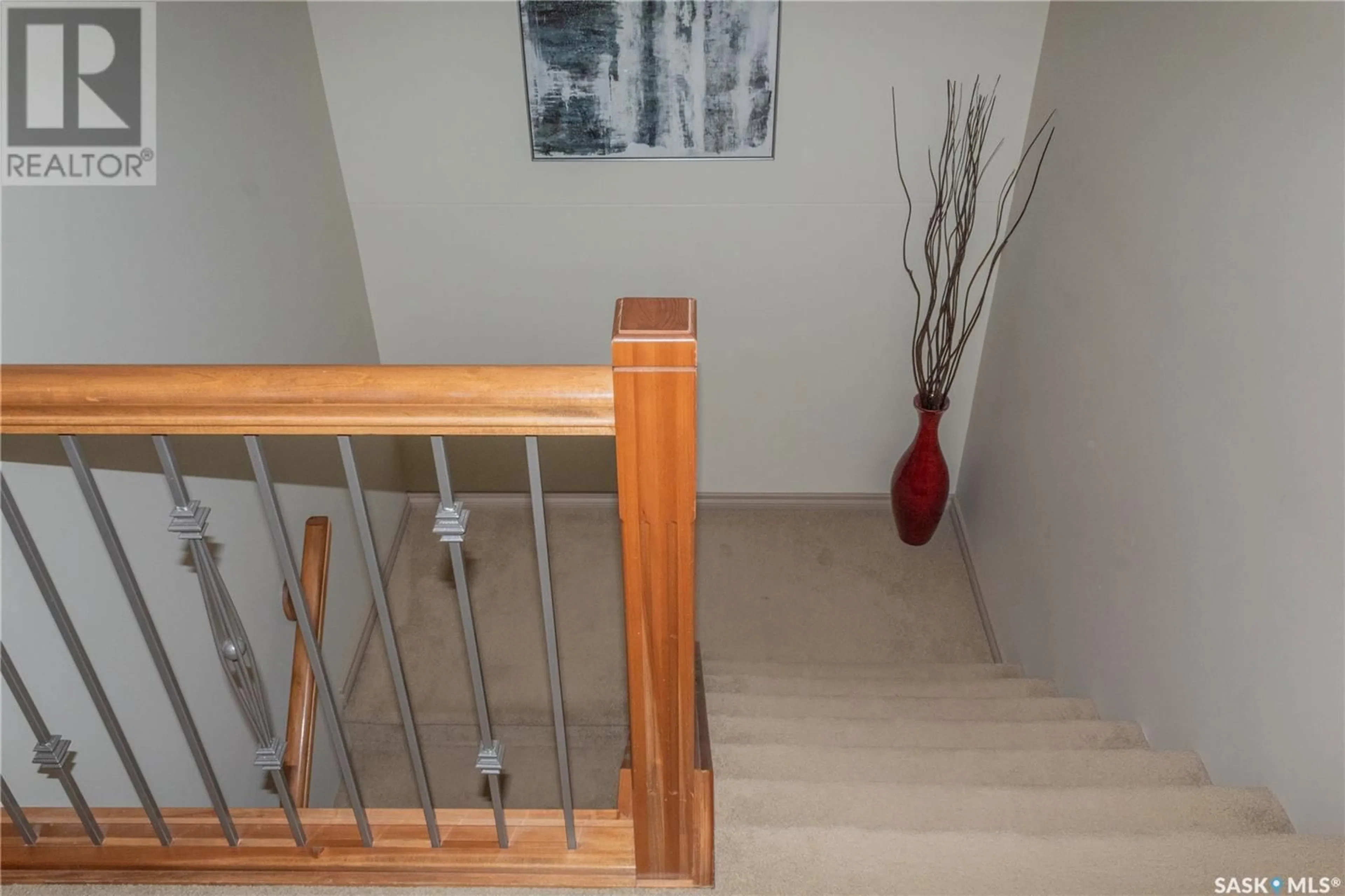 Stairs for 101 2501 Windsor Park ROAD, Regina Saskatchewan S4V1P3