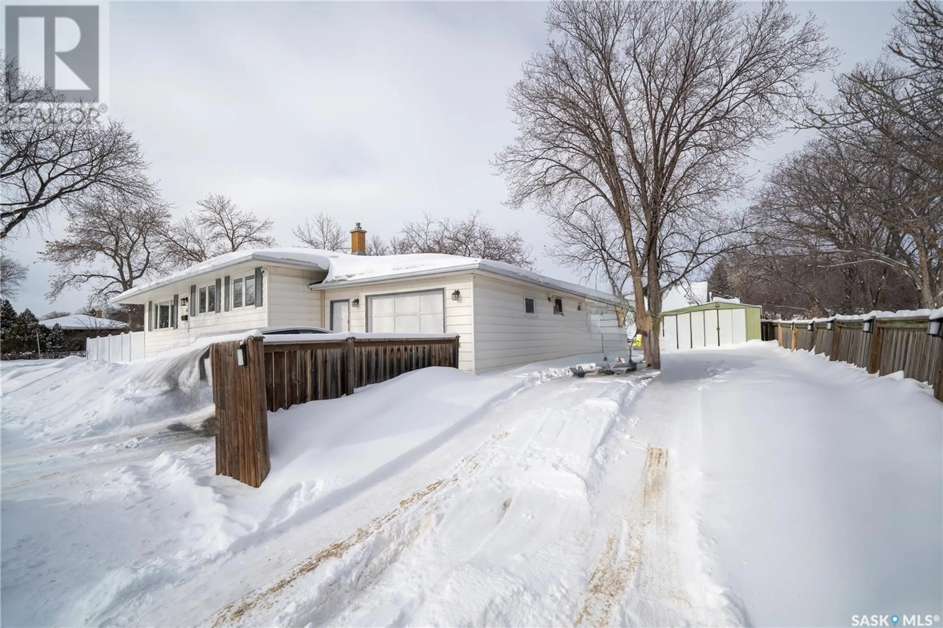 Unknown for 204 CAMBRIDGE AVENUE, Regina Saskatchewan S4N0L7