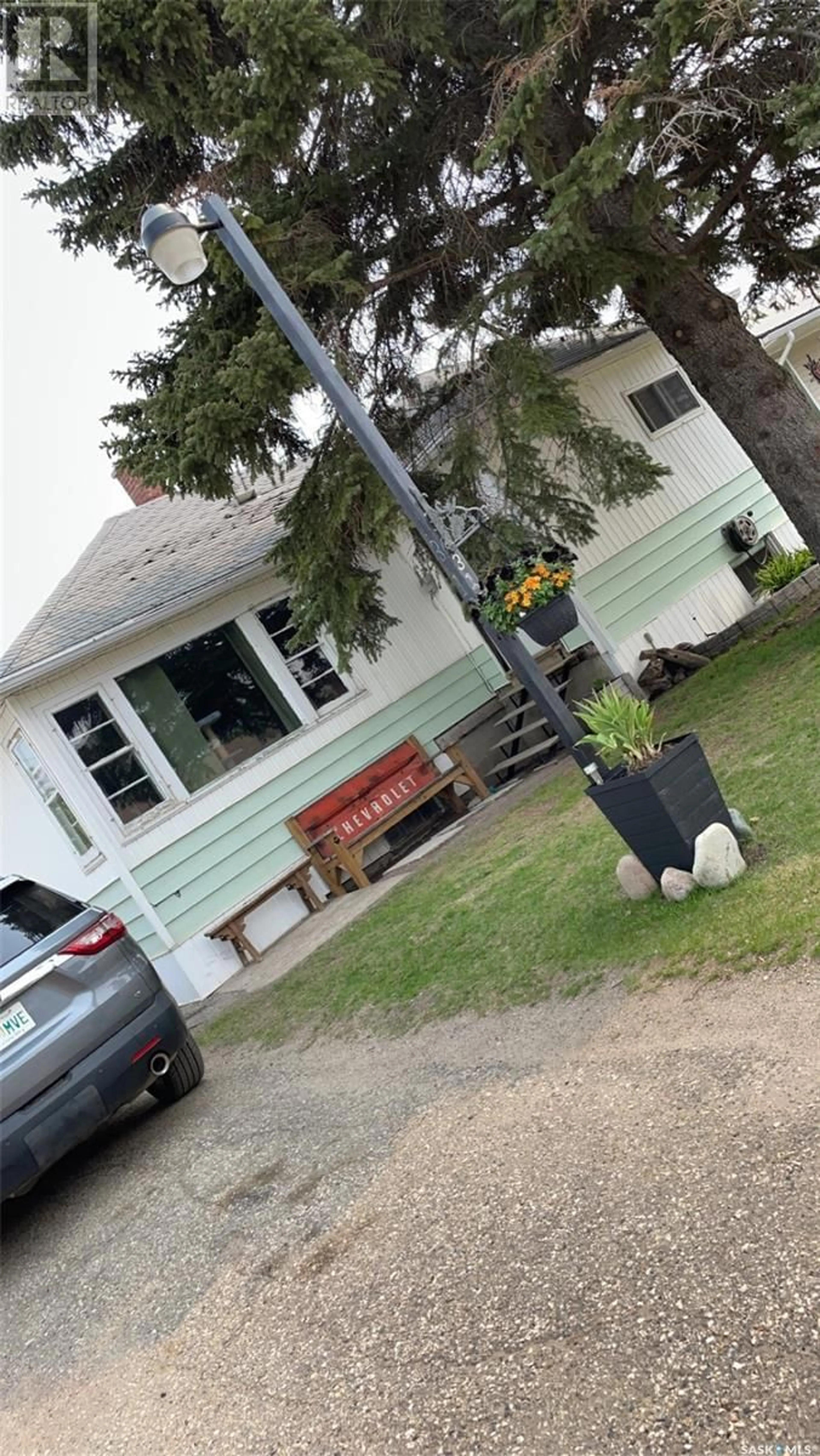 A pic from outside/outdoor area/front of a property/back of a property/a pic from drone, street for 313 Souris STREET, Oxbow Saskatchewan S0C2B0