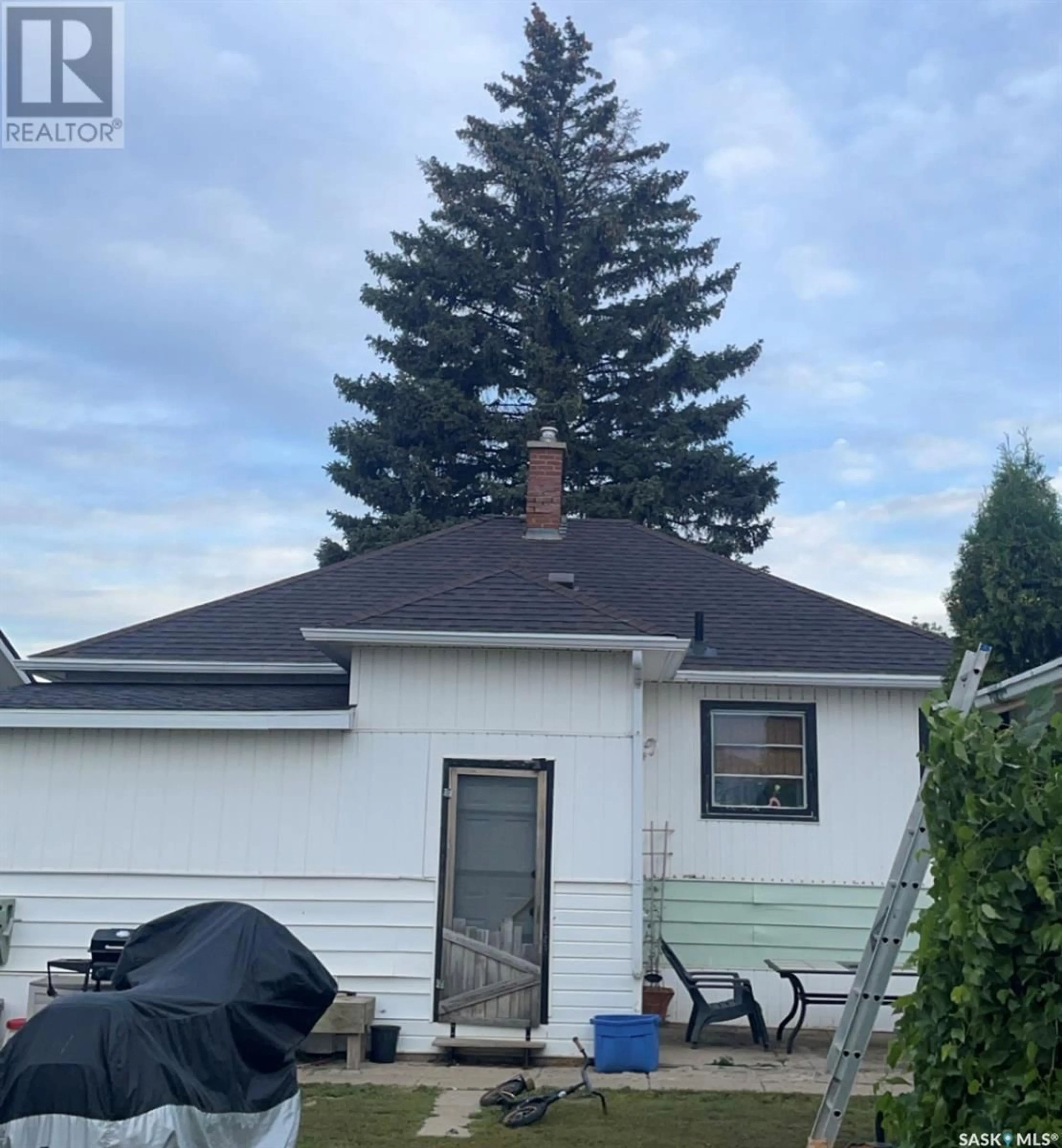 Shed for 313 Souris STREET, Oxbow Saskatchewan S0C2B0