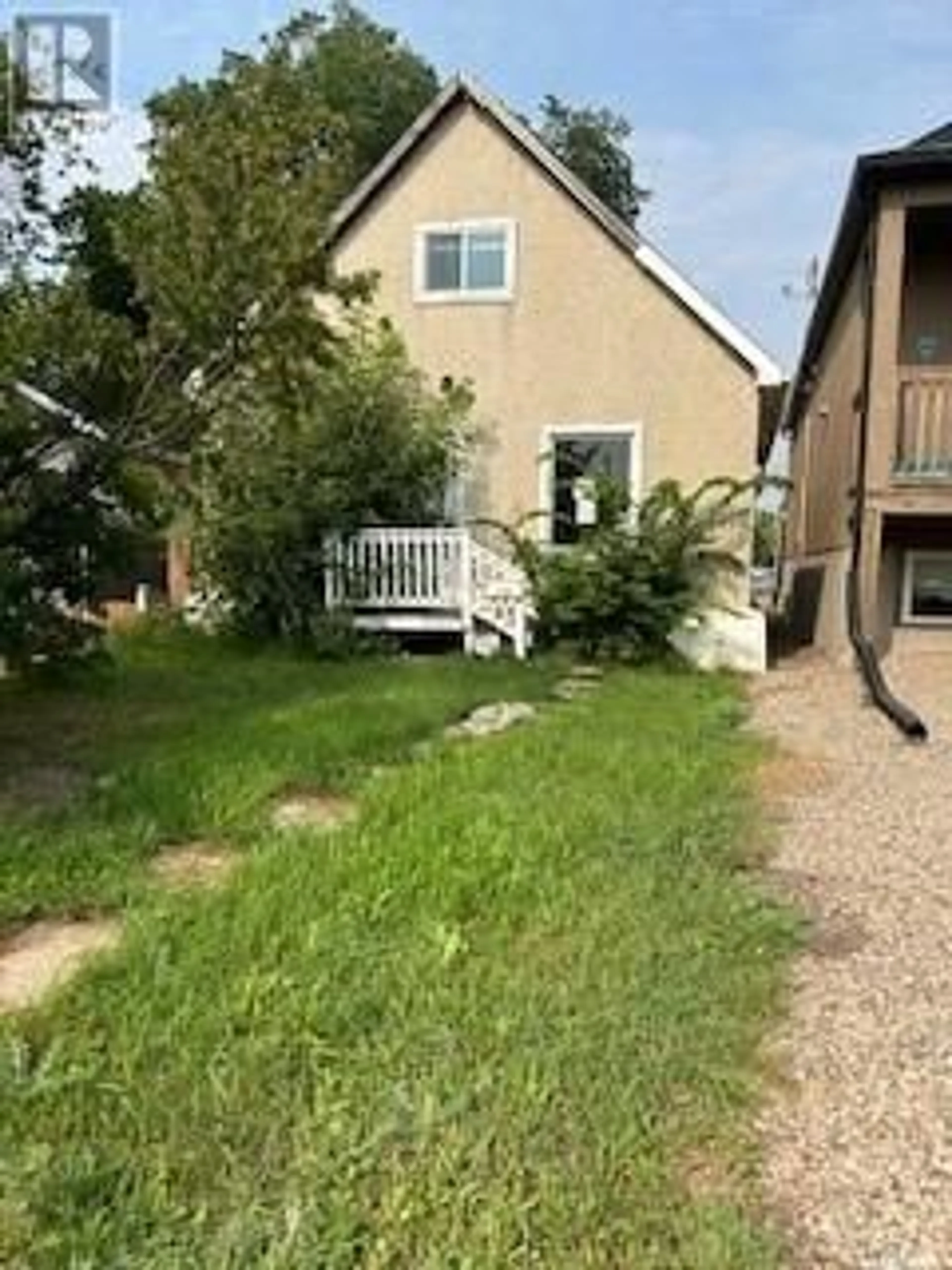 A pic from outside/outdoor area/front of a property/back of a property/a pic from drone, street for 544 Osler STREET, Regina Saskatchewan S4R1W1