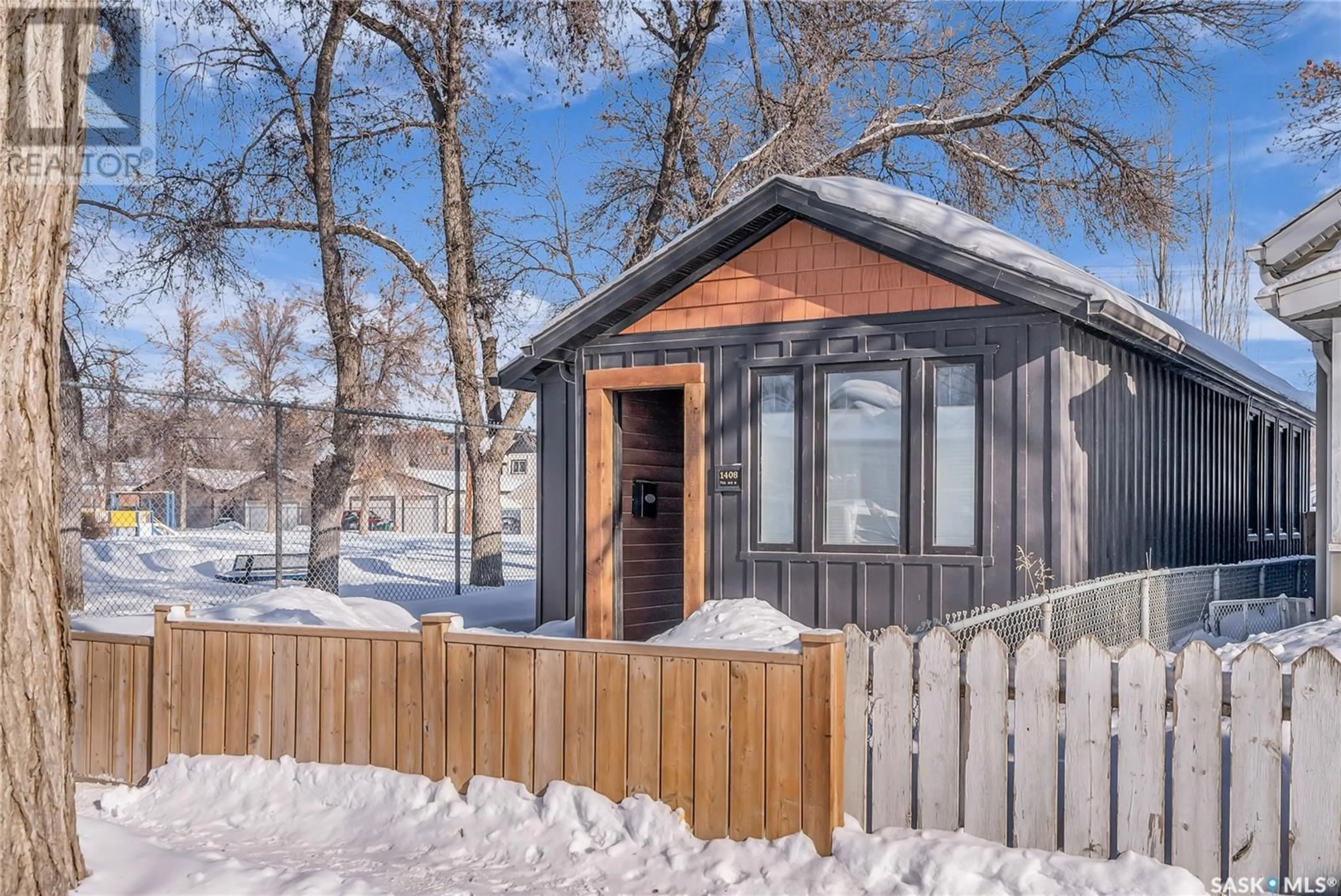 Shed for 1408 7th AVENUE N, Saskatoon Saskatchewan S7K2W4