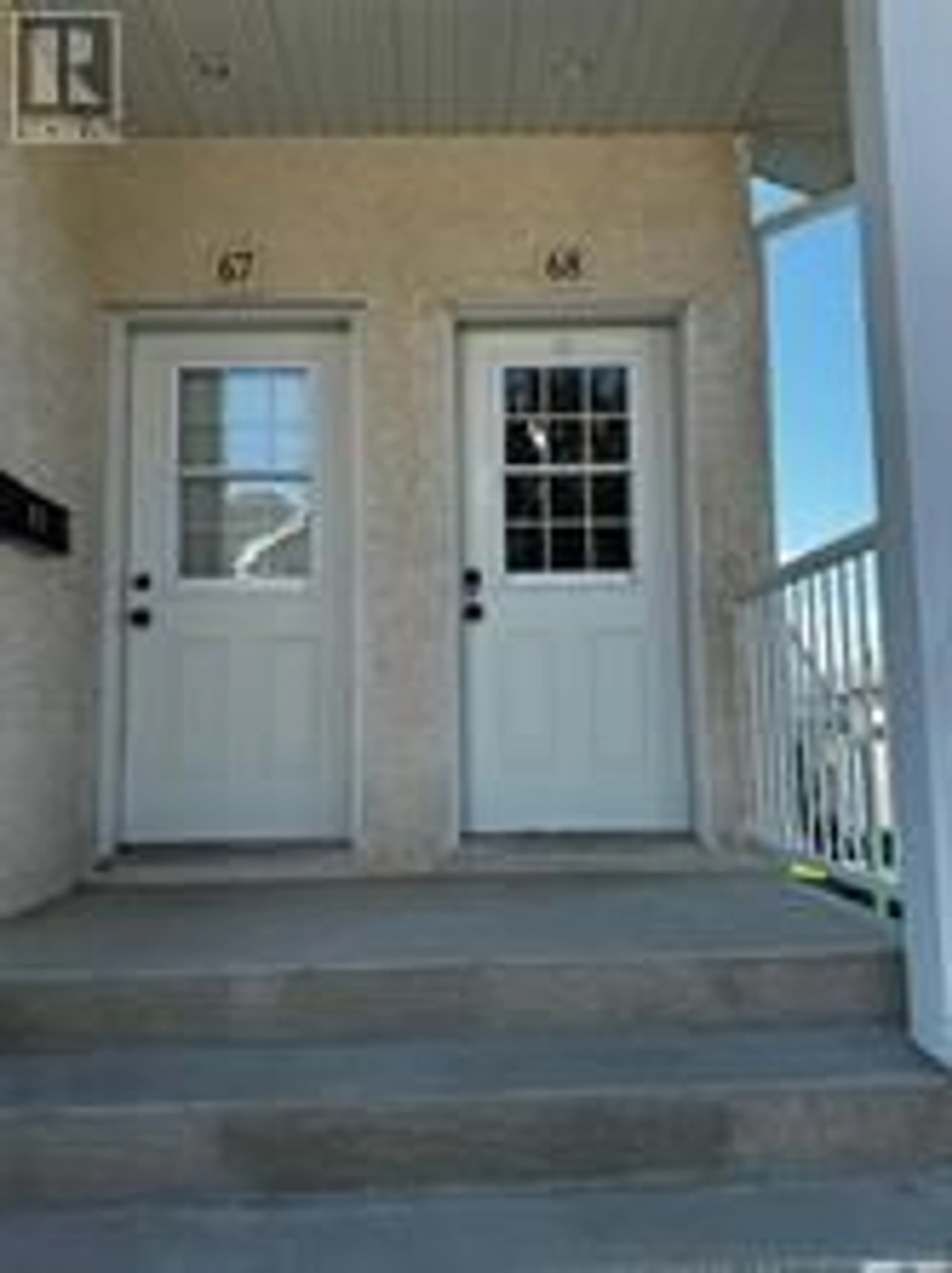 Indoor entryway for 68 4101 Preston CRESCENT, Regina Saskatchewan S4X0G3