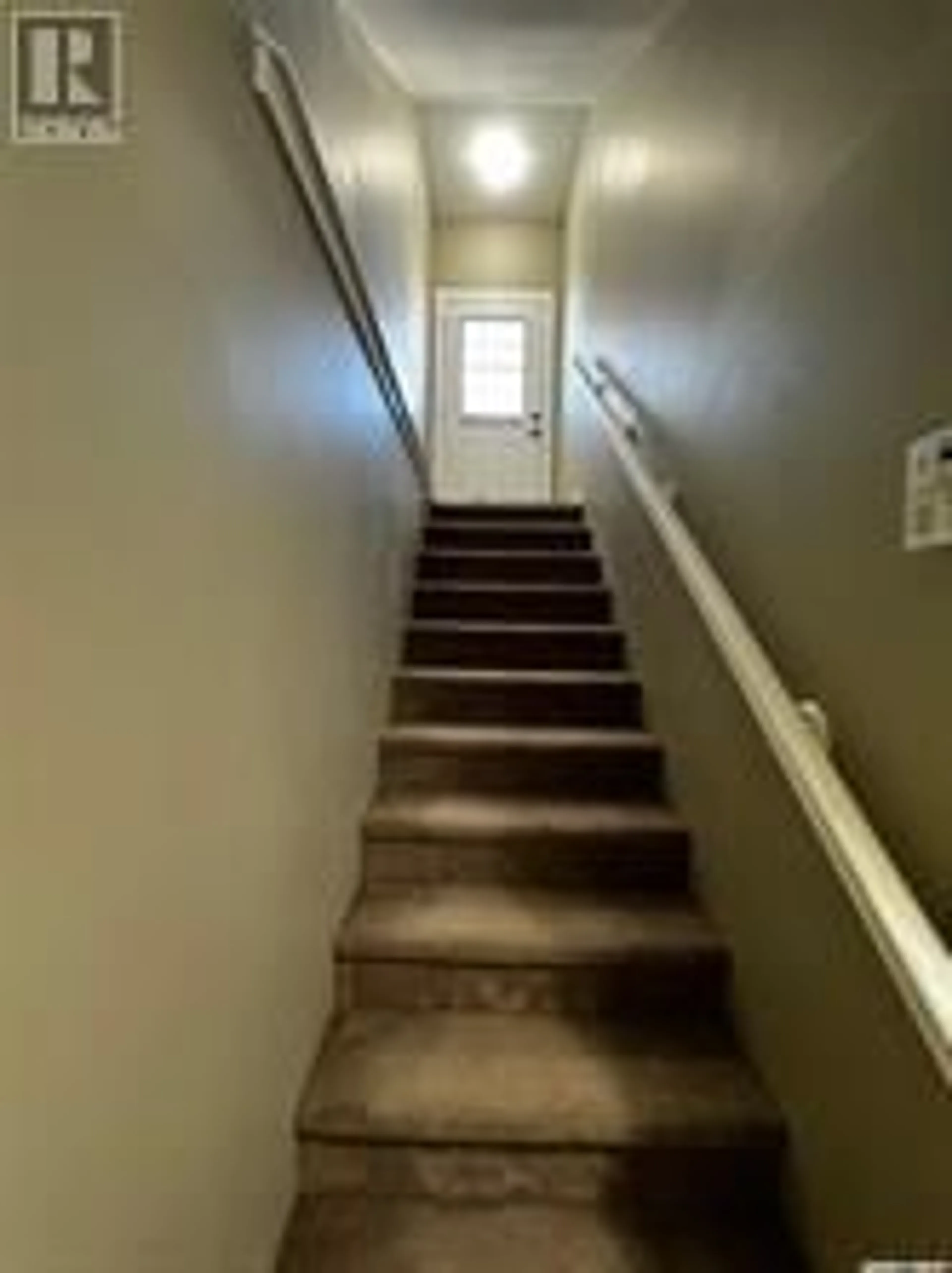 Stairs for 68 4101 Preston CRESCENT, Regina Saskatchewan S4X0G3